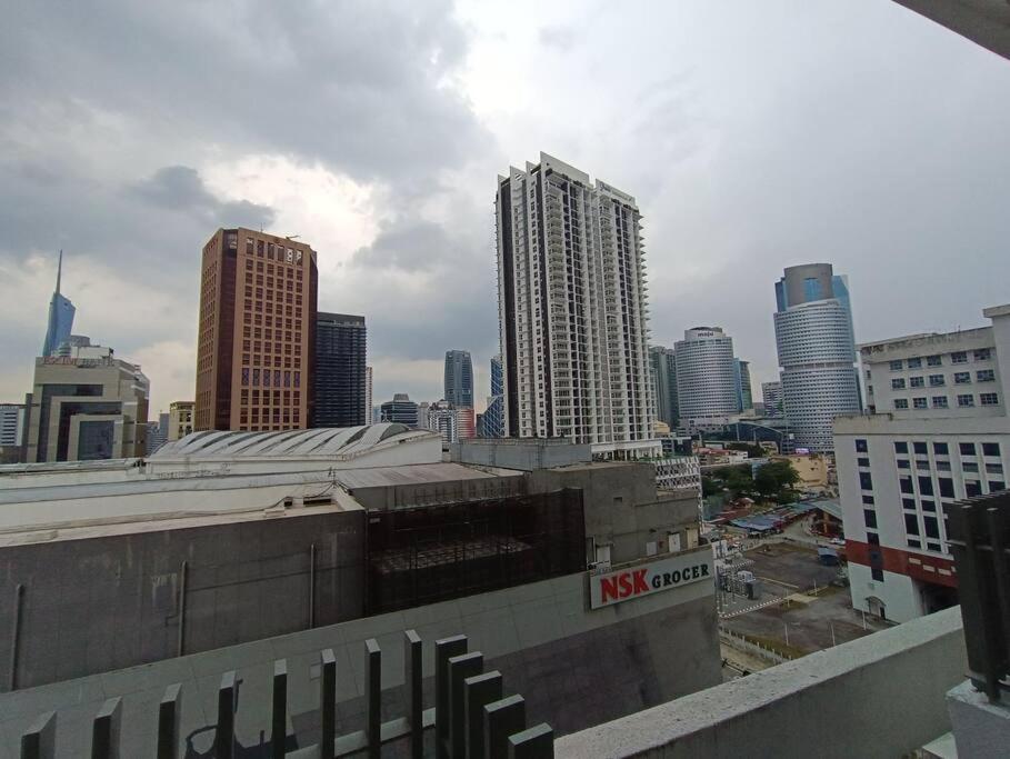 CL 95B Modern studio Infinity Pool KLCC View