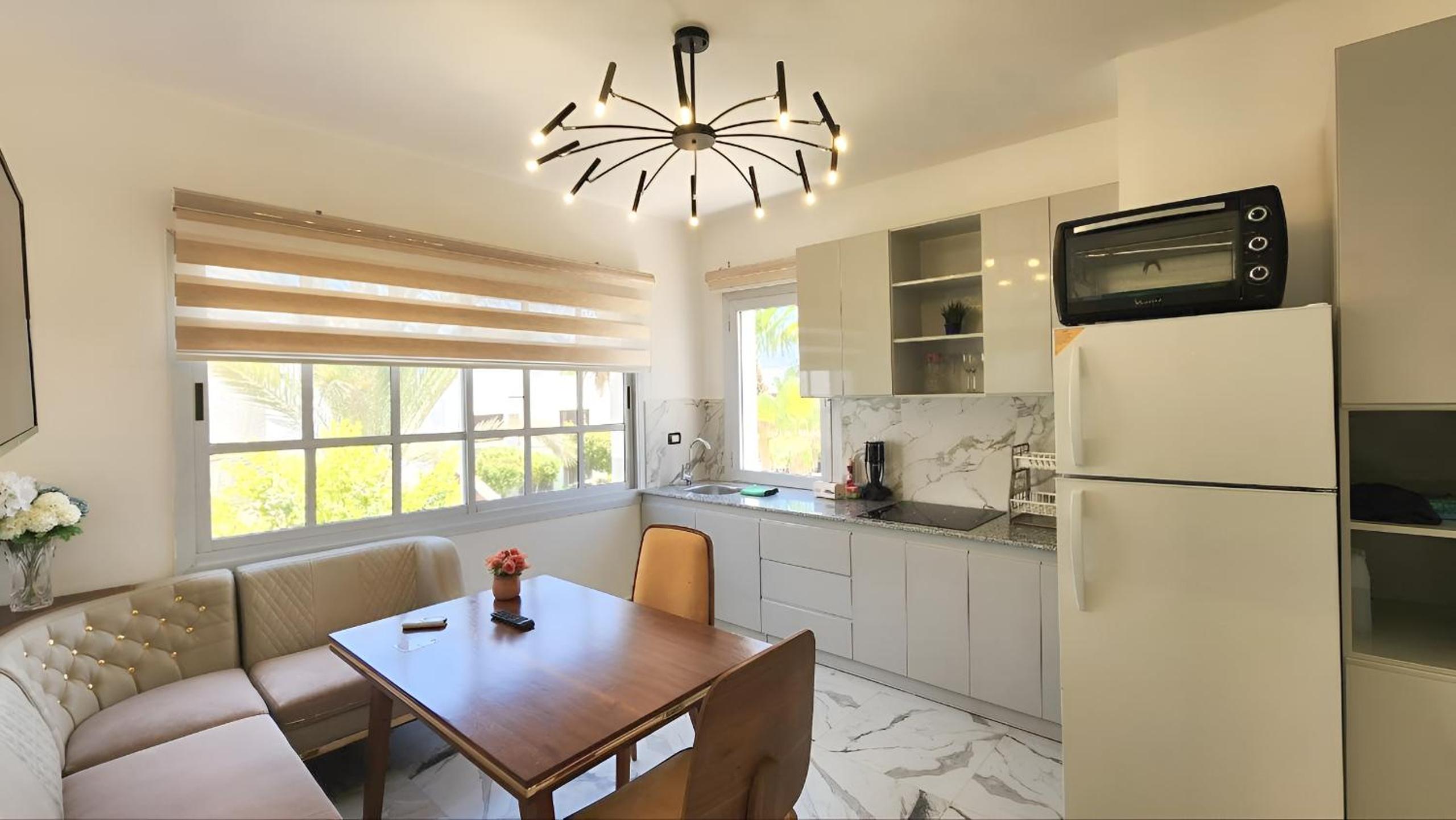 Luxury 2-Bedroom Poolside Apartment