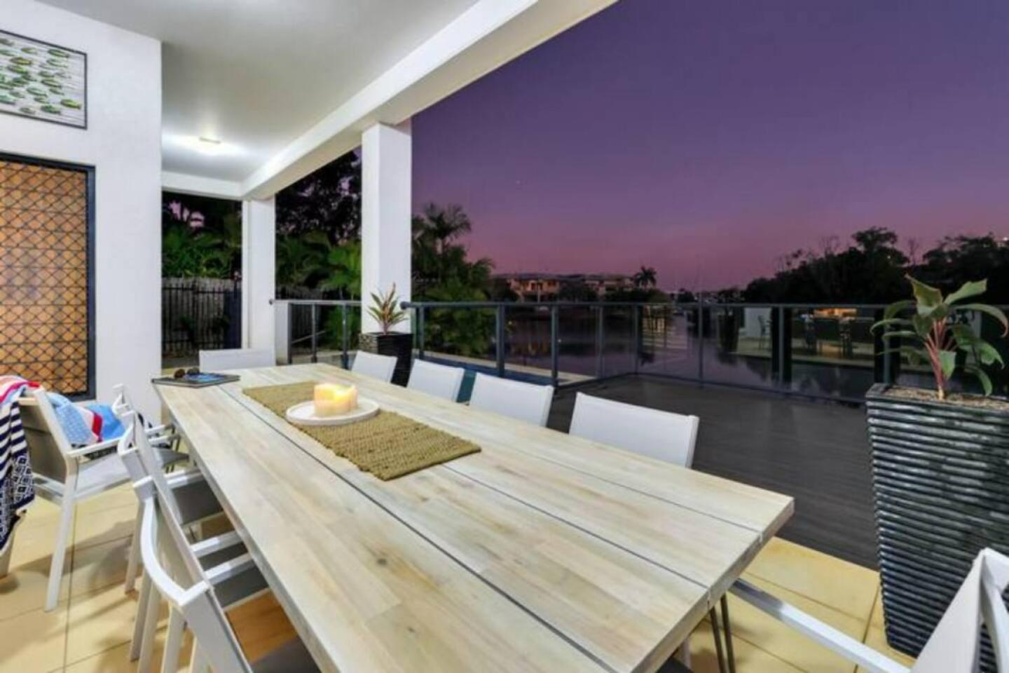 Beautiful Bayview - King Beds, Pool Water Frontage
