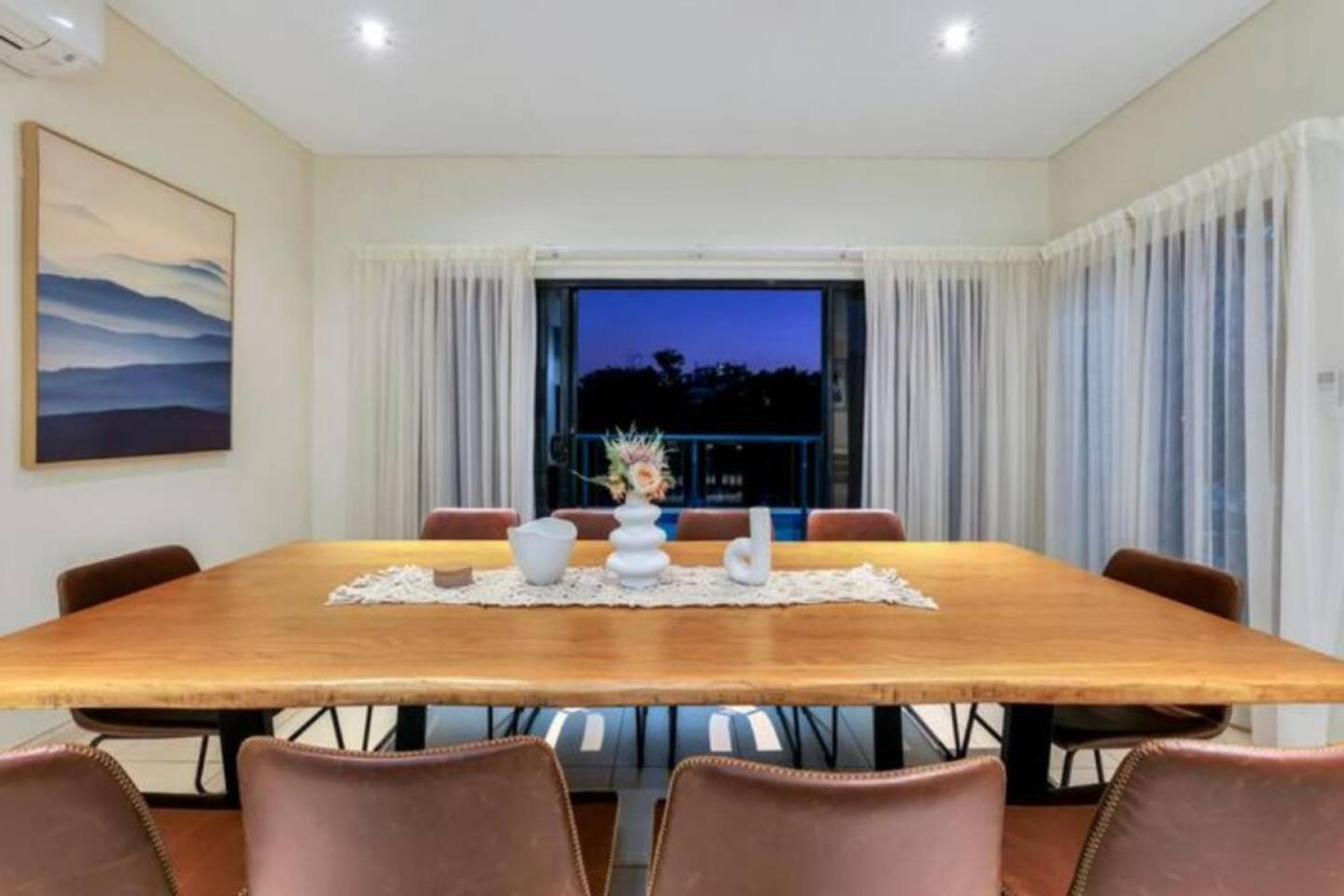 Beautiful Bayview - King Beds, Pool Water Frontage