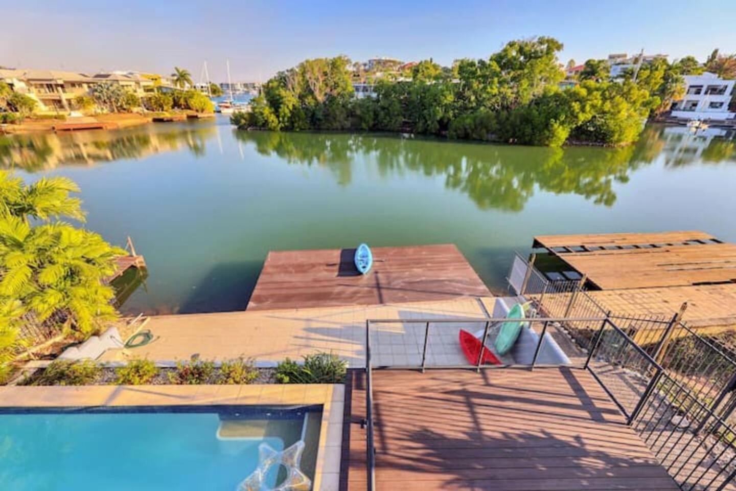 Beautiful Bayview - King Beds, Pool Water Frontage