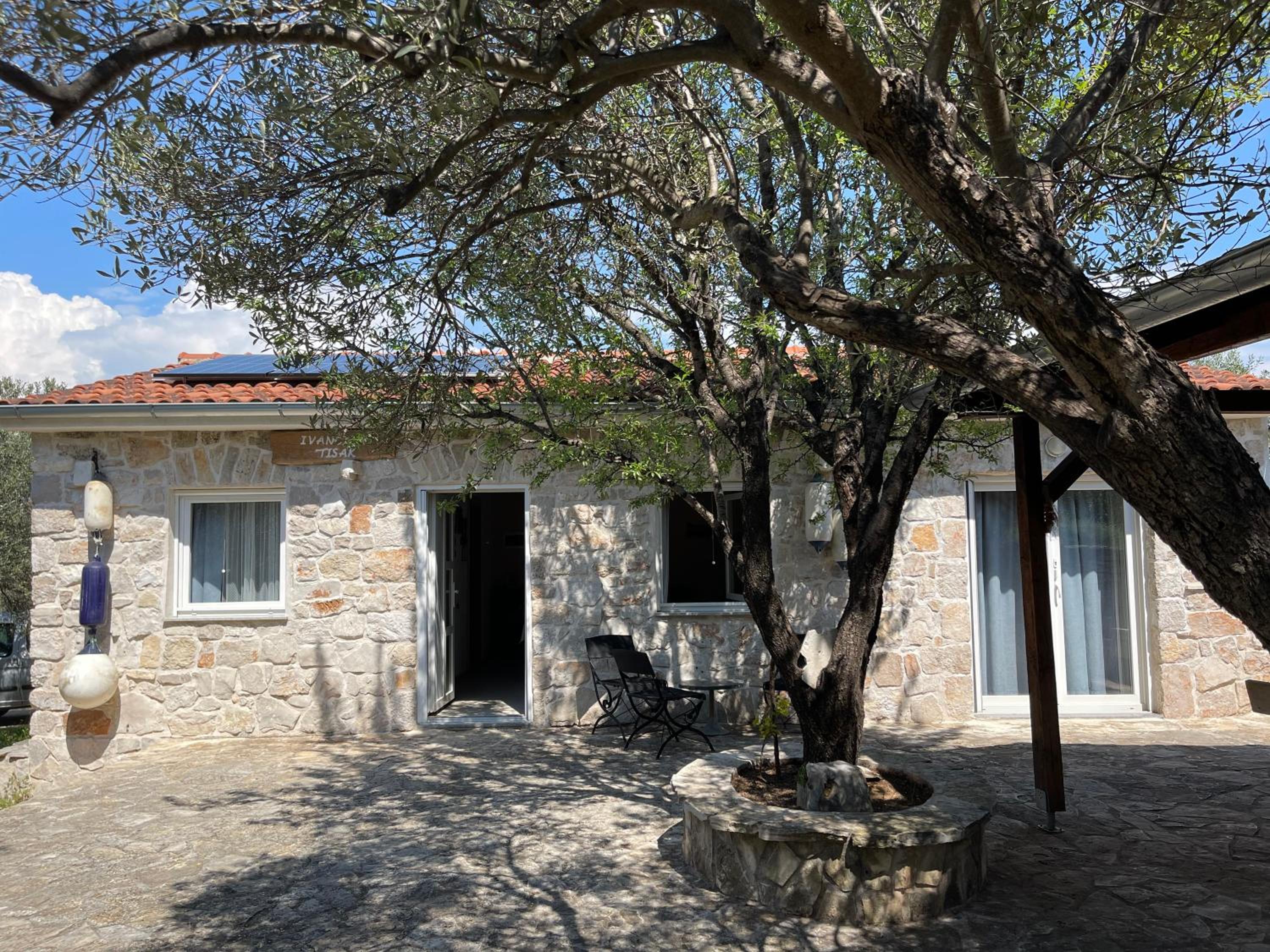 Photo 25