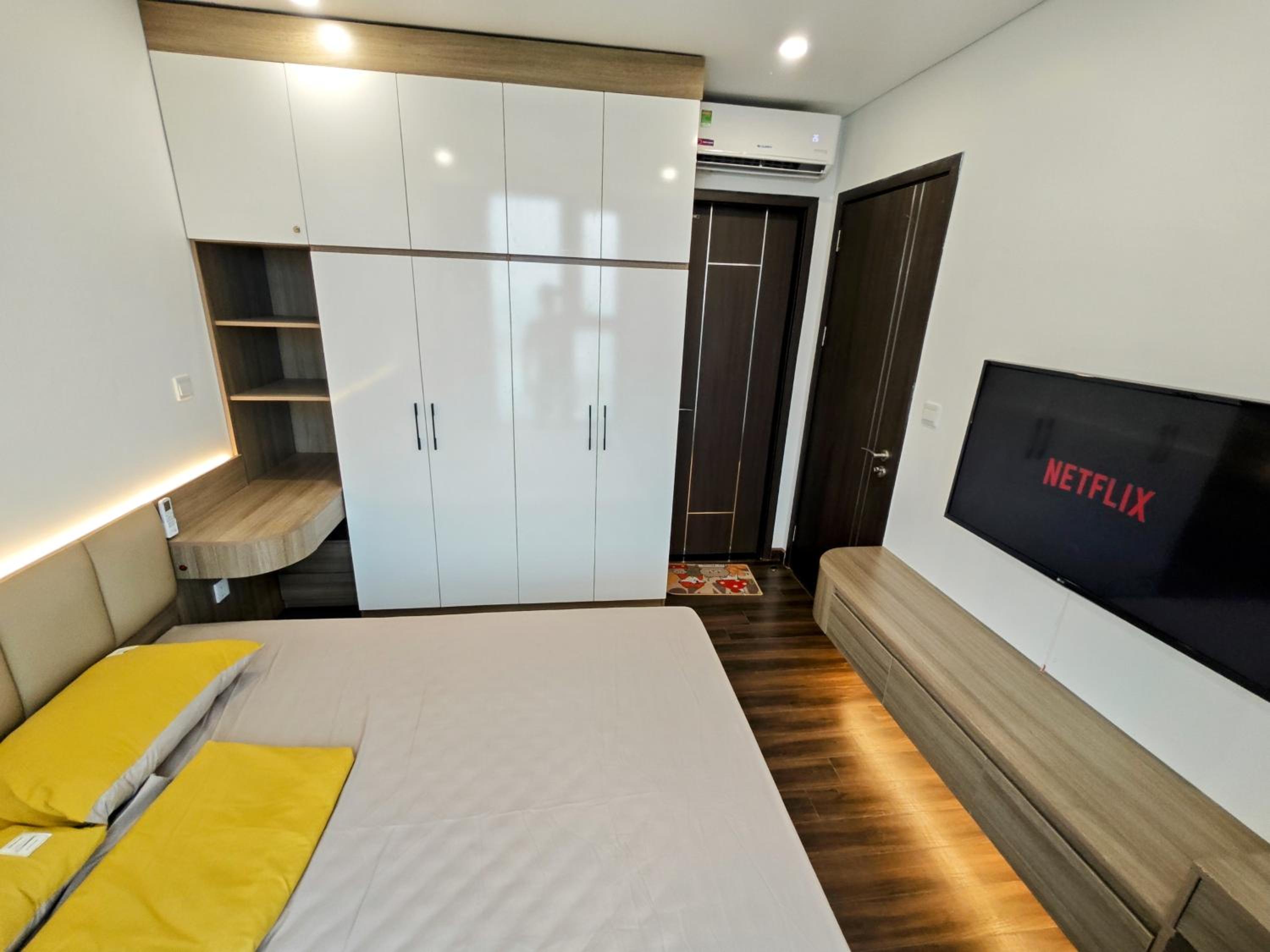 Ấm cúng, hiện đại, tiện nghi! view 2