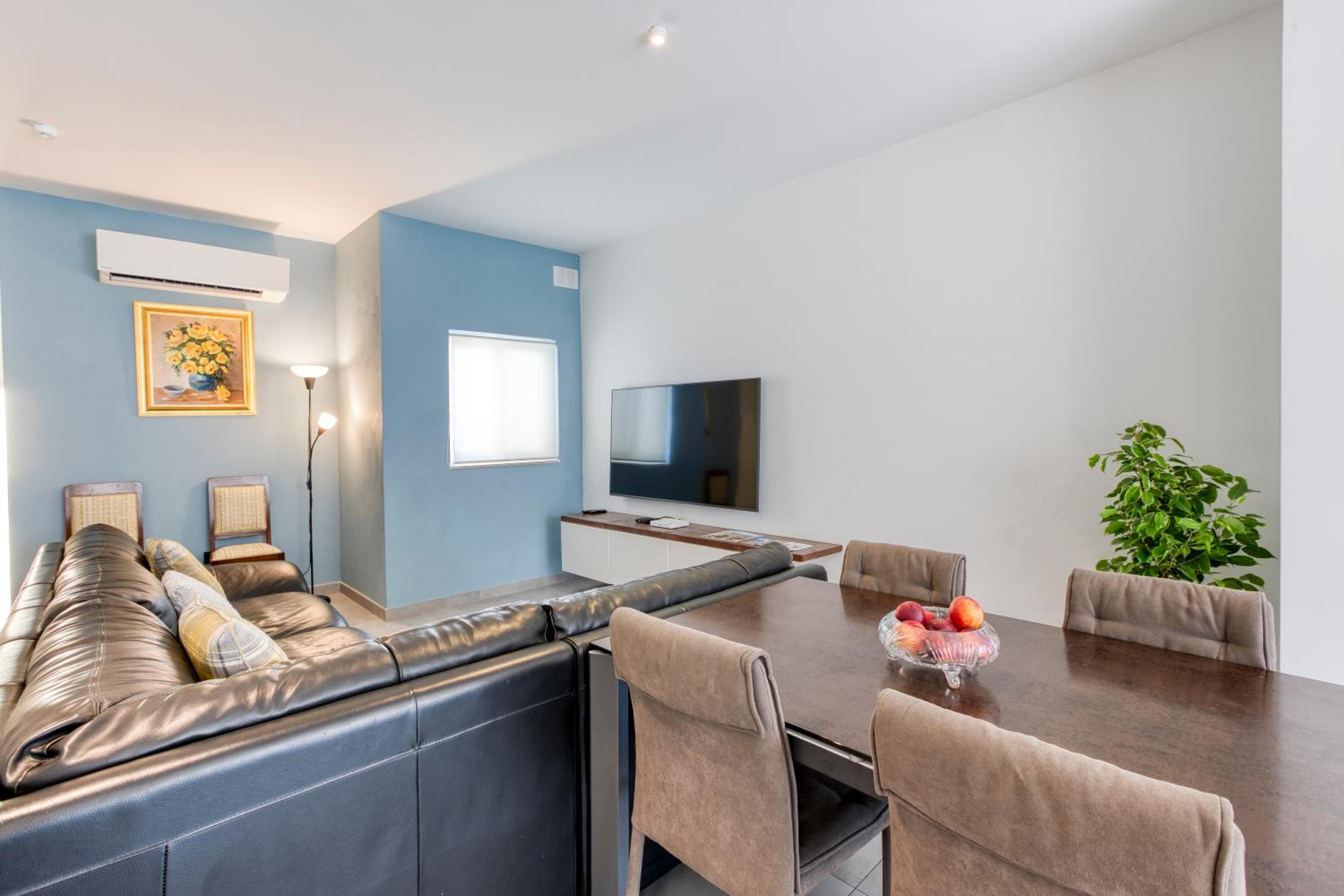 Annitchka Mansions - POOL Penthouse in central Malta view 4