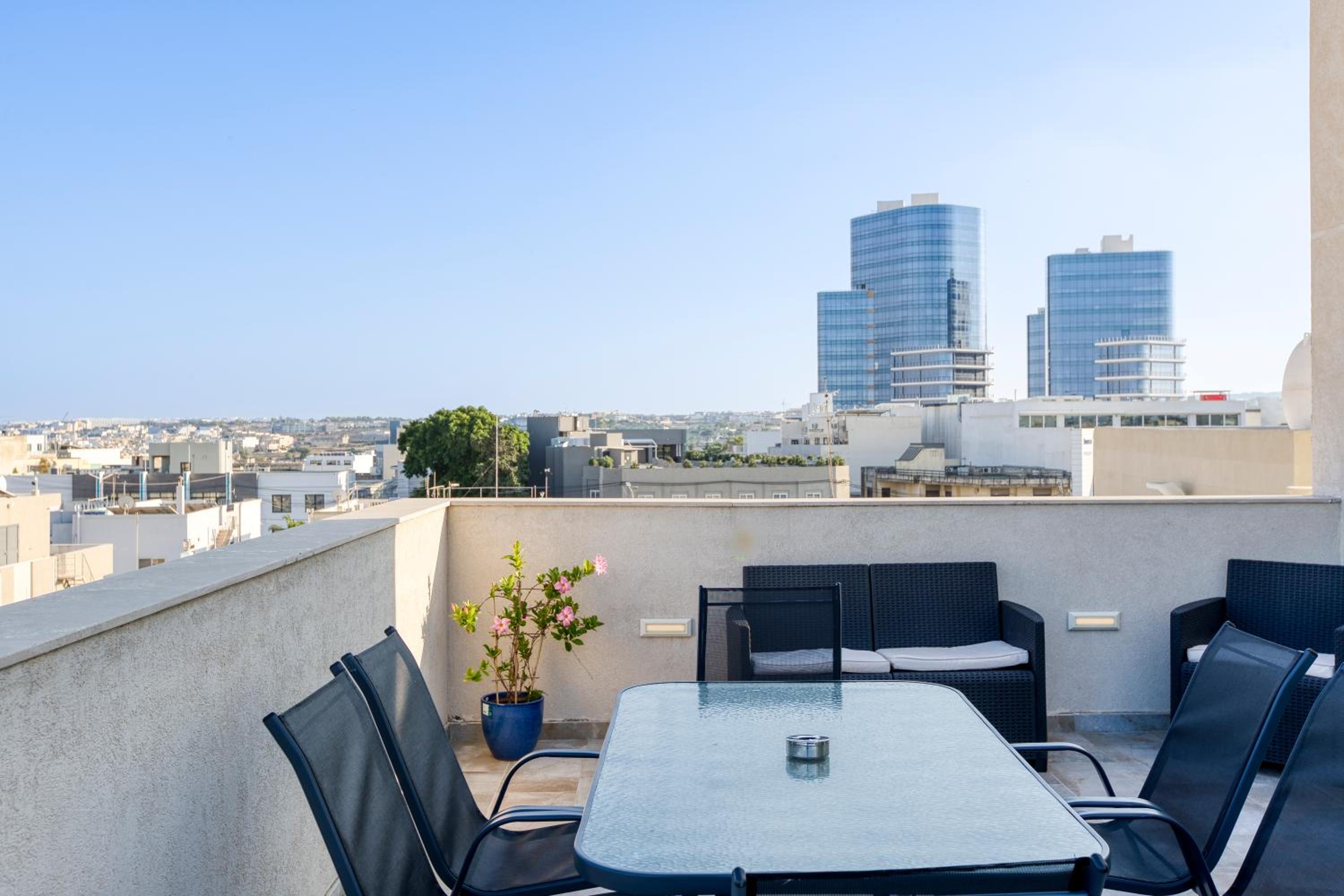 Annitchka Mansions - POOL Penthouse in central Malta view 2