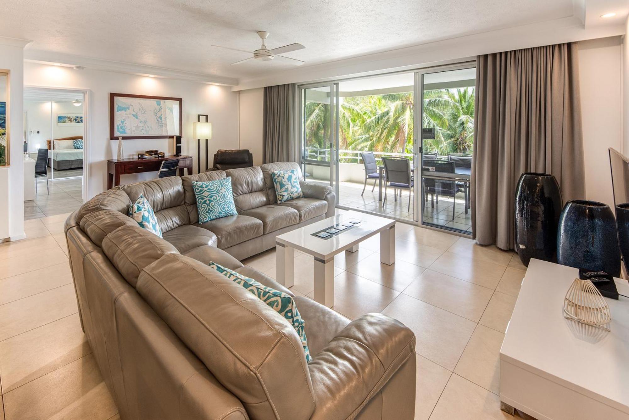 POINCIANA 101 HAMILTON ISLAND CENTRALLY LOCATED 3 BEDROOM, plus BUGGY!!