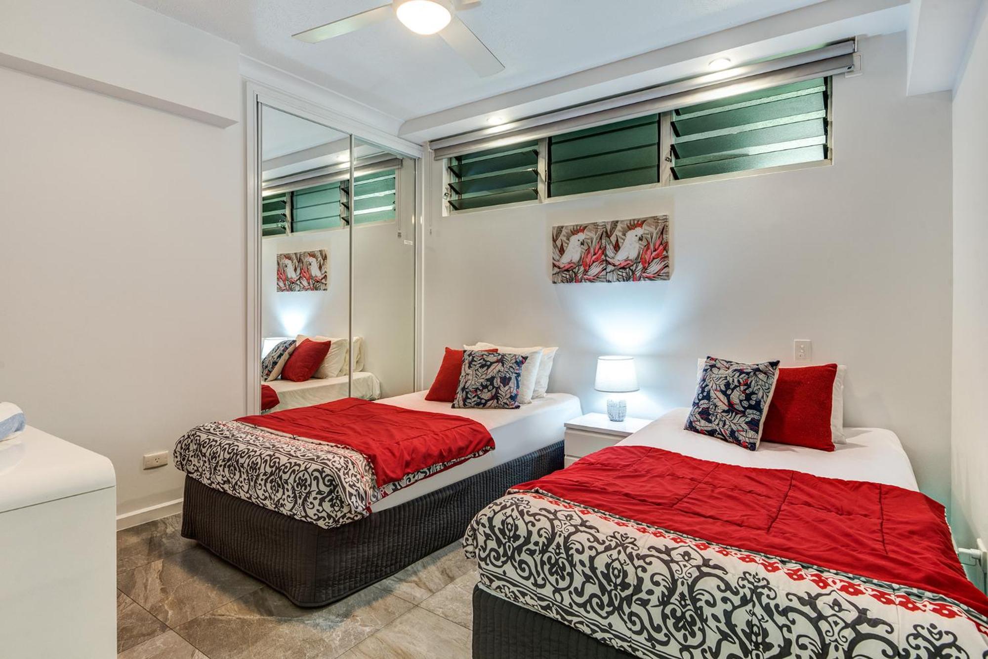 POINCIANA 101 HAMILTON ISLAND CENTRALLY LOCATED 3 BEDROOM, plus BUGGY!!