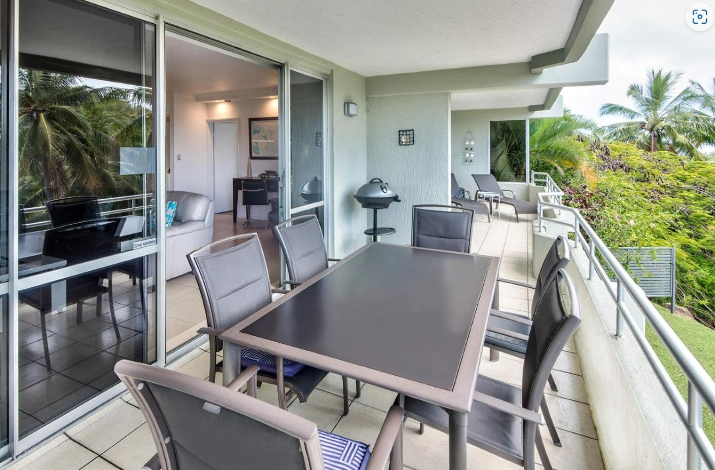 POINCIANA 101 HAMILTON ISLAND CENTRALLY LOCATED 3 BEDROOM, plus BUGGY!!
