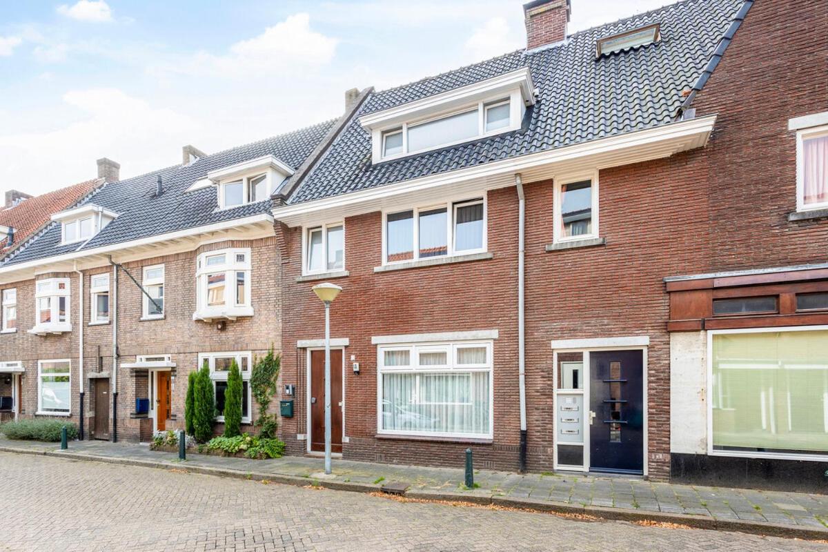 Kerkakker0