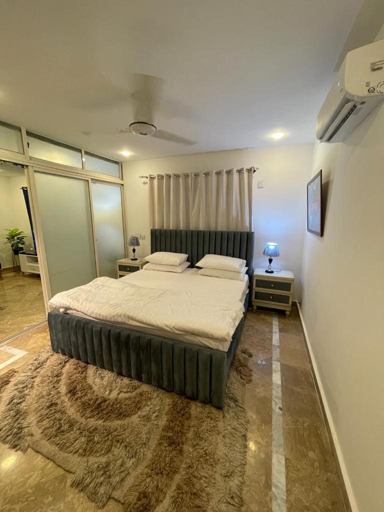 Apartment in Islamabad F-10 view 3