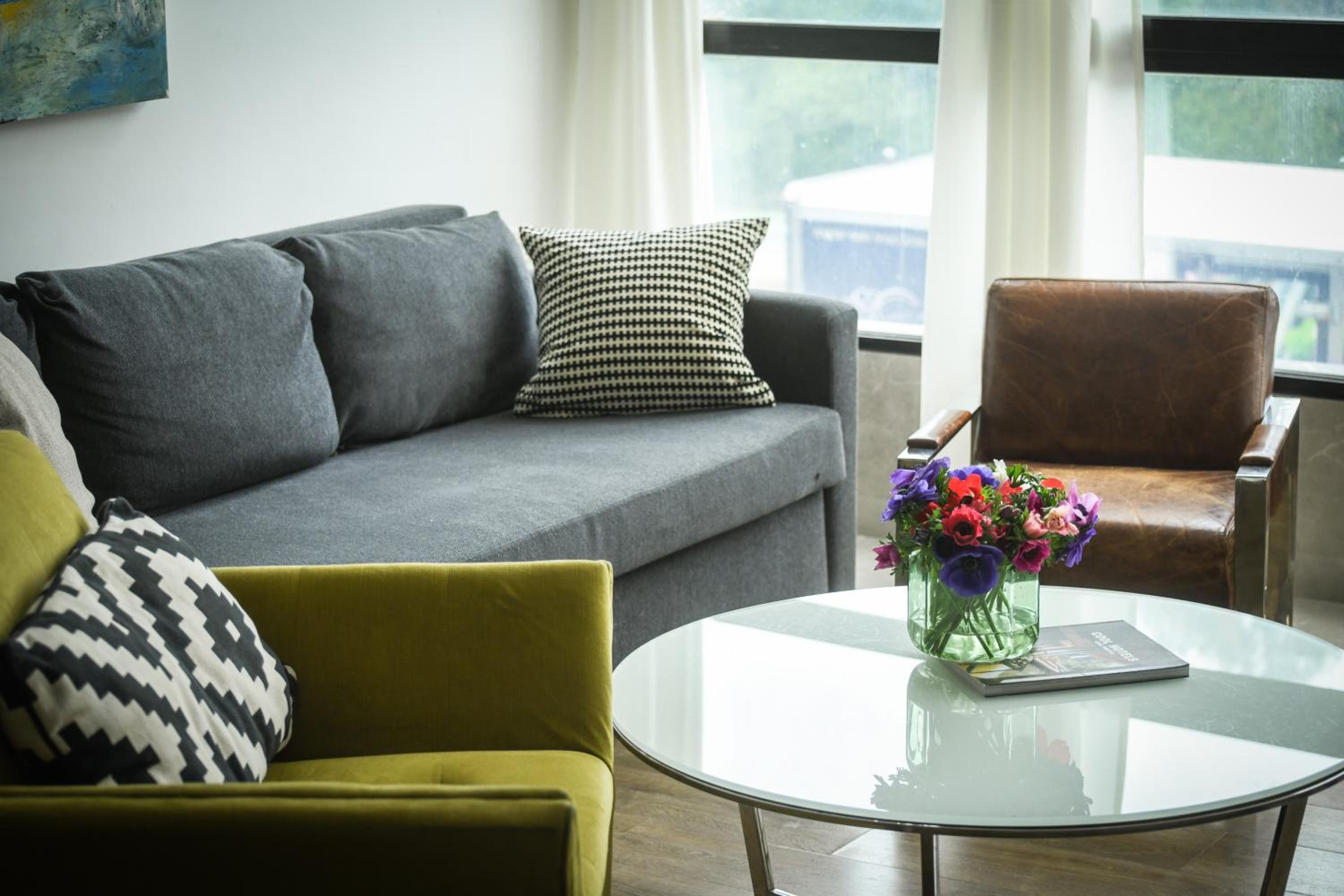 Modern & Bright 3BR Apt with Shelter by Sea N' Rent view 5