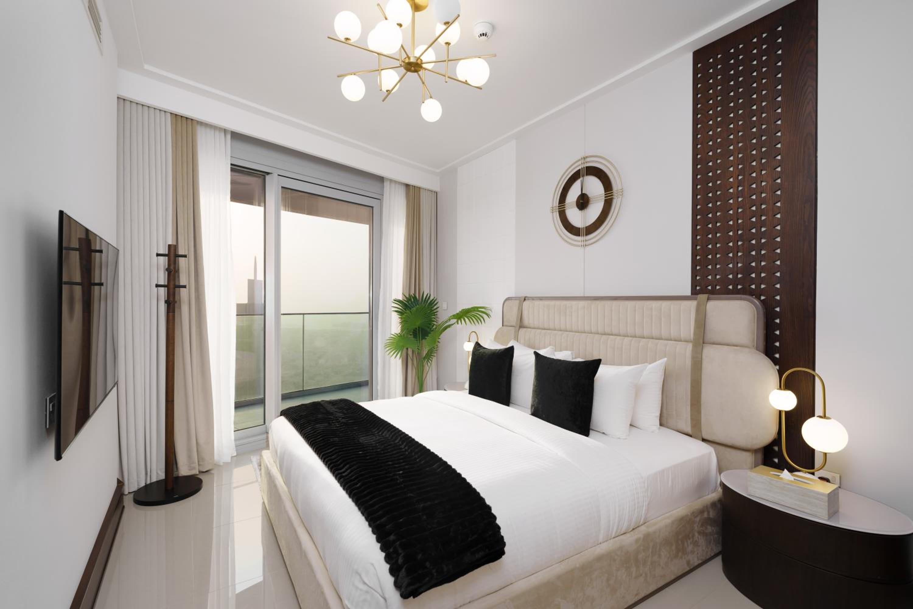 Maison Privee - Ultra Chic High-Floor Apt with Direct Burj Khalifa & Fountains Views