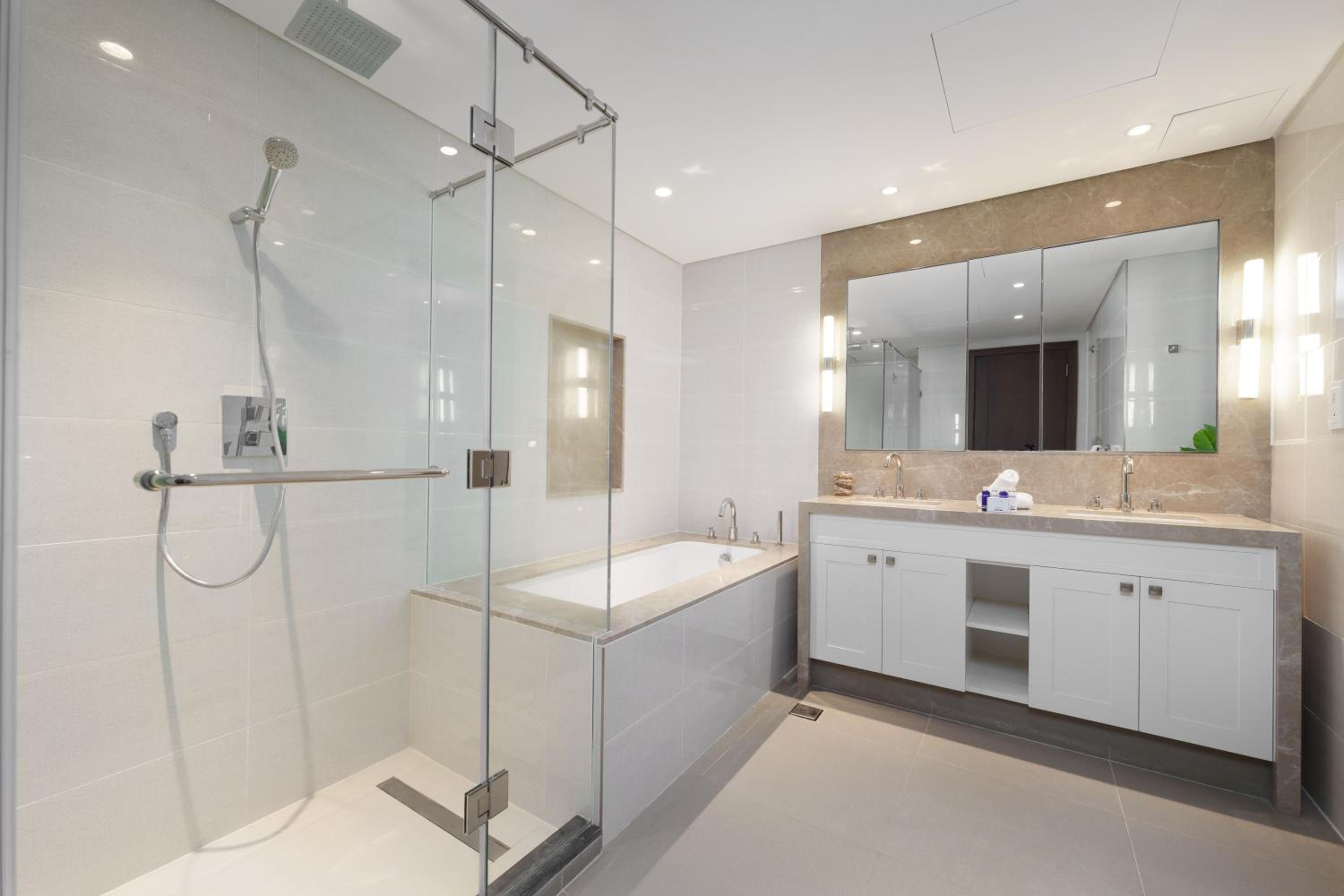 Maison Privee - Ultra Chic High-Floor Apt with Direct Burj Khalifa & Fountains Views