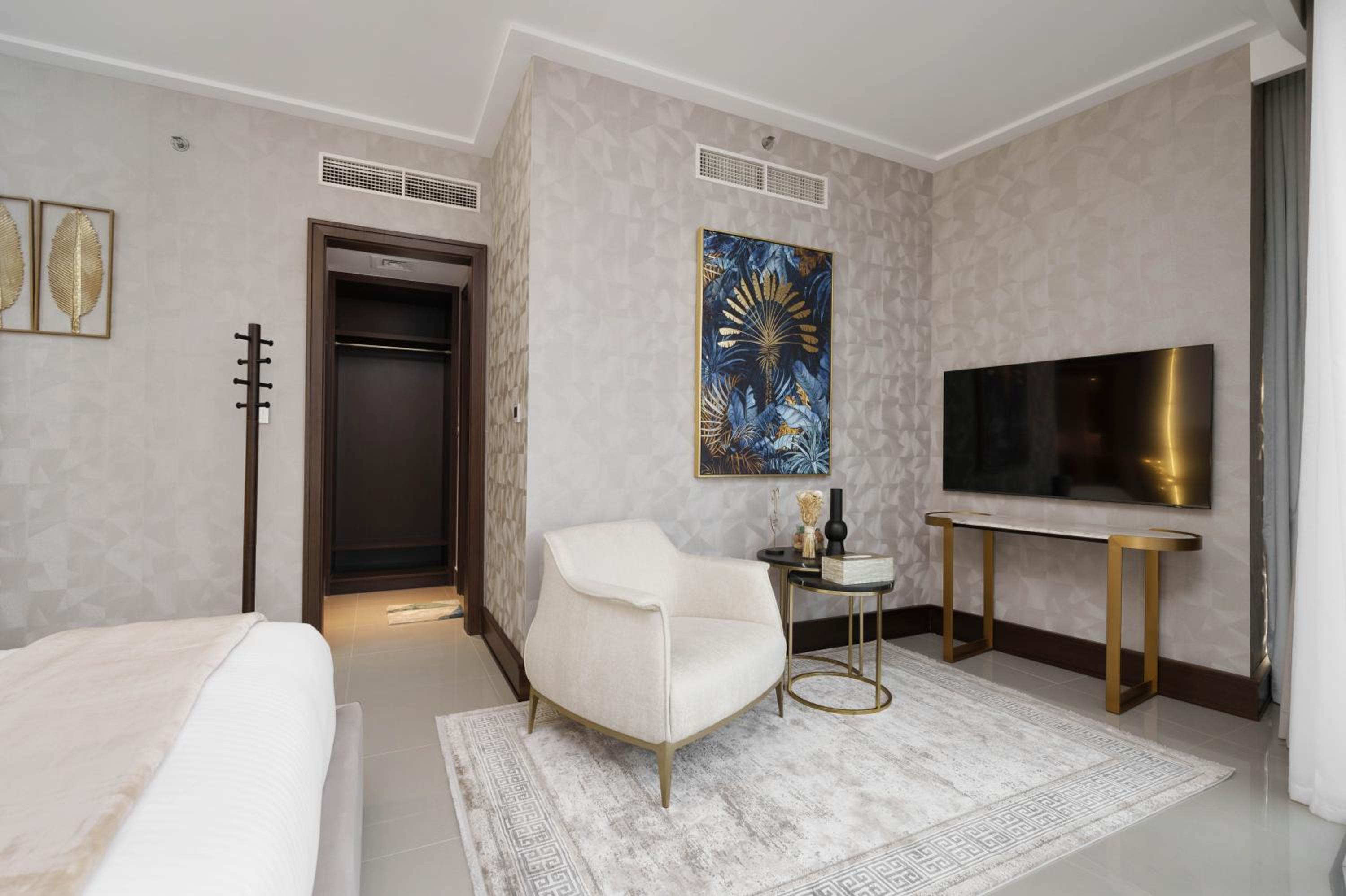 Maison Privee - Ultra Chic High-Floor Apt with Direct Burj Khalifa & Fountains Views