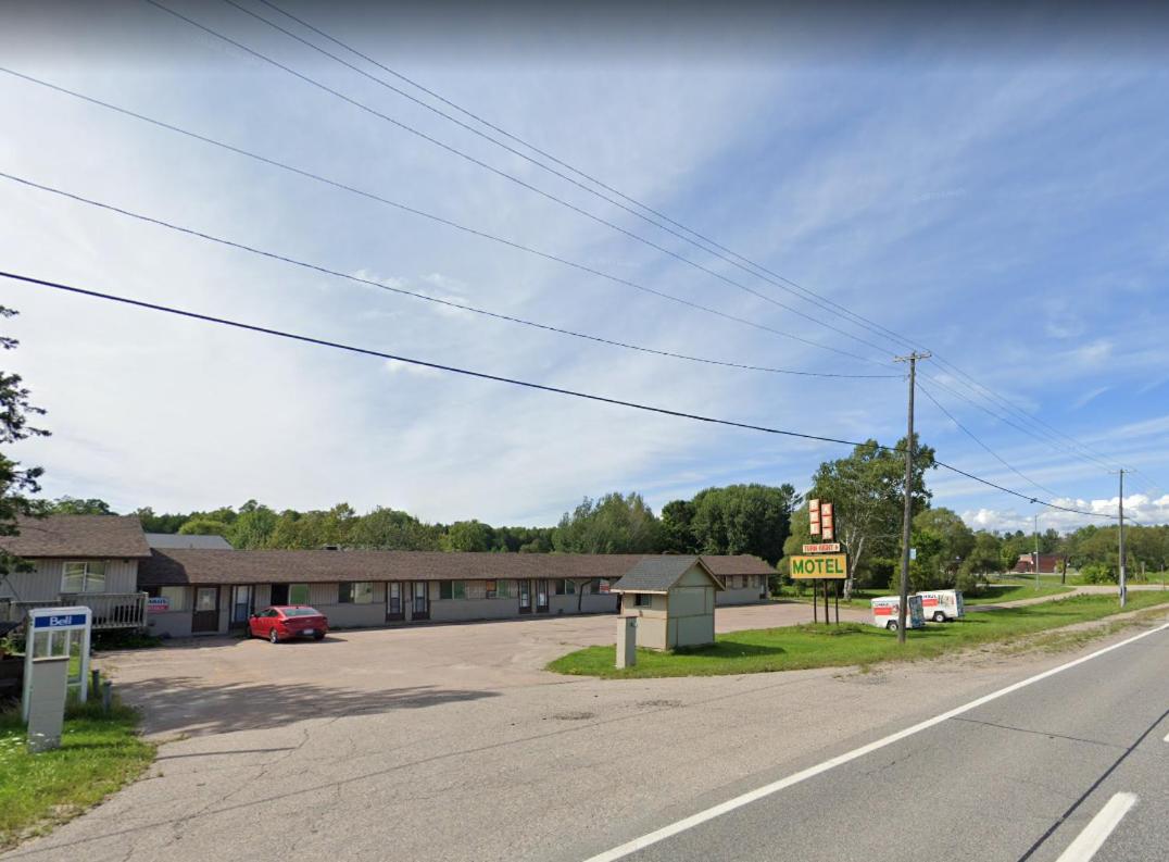 Happyland Inn - Image 5