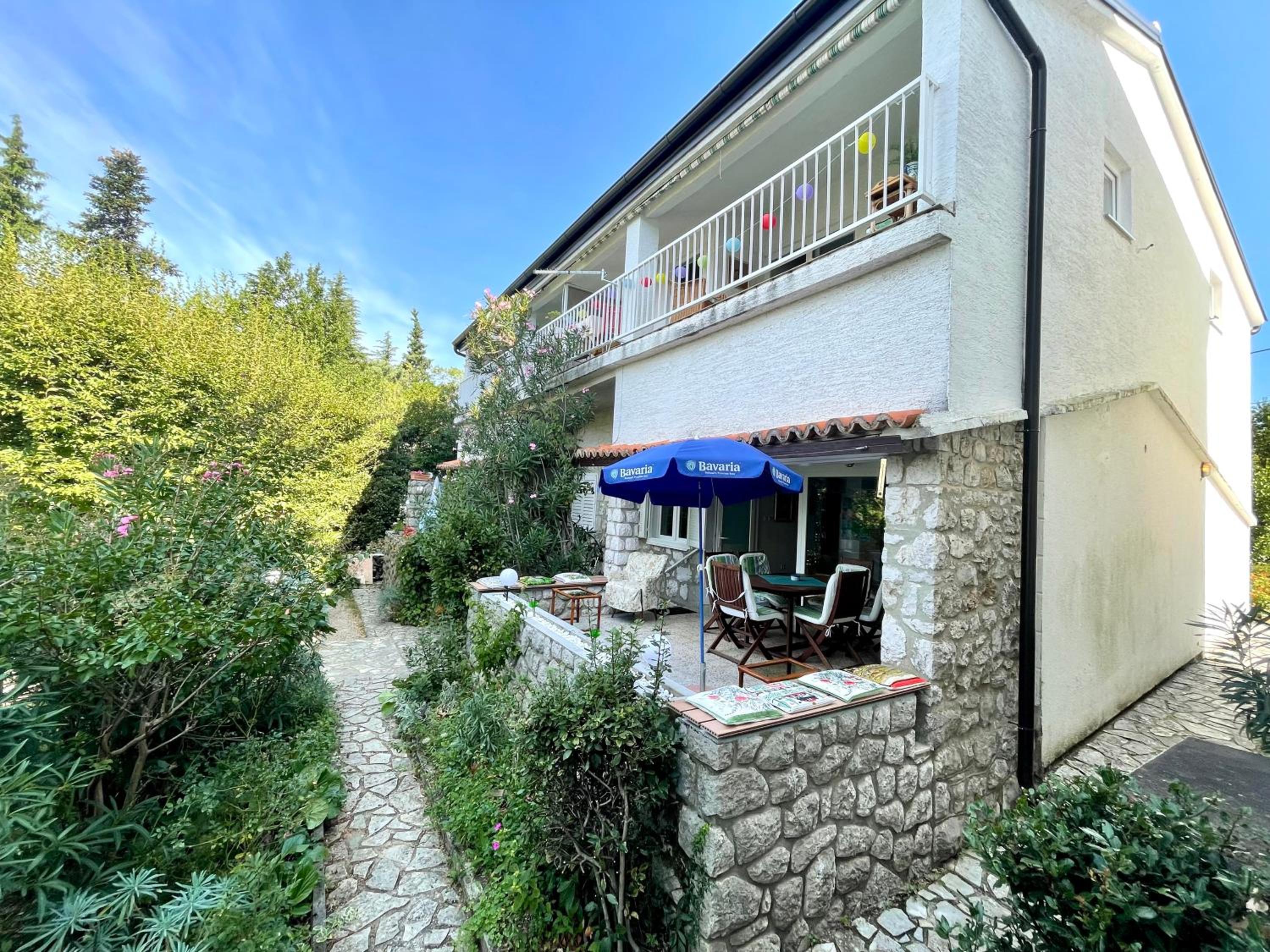 Hotel Apartmani Azzuro Bay - Image 1