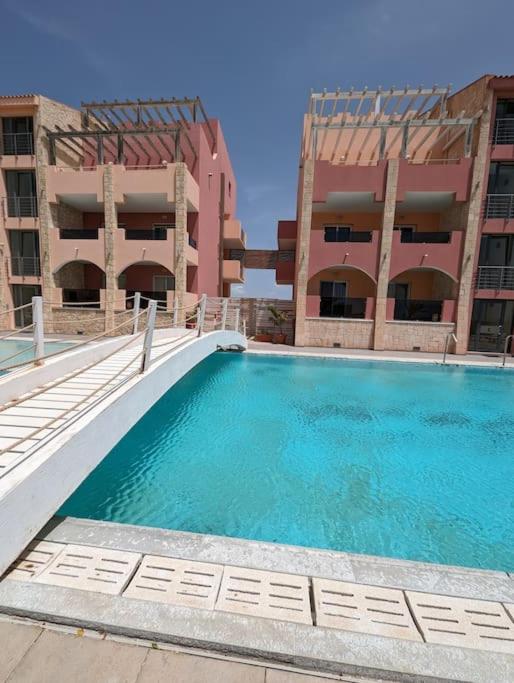 Large Townhouse close to Beach