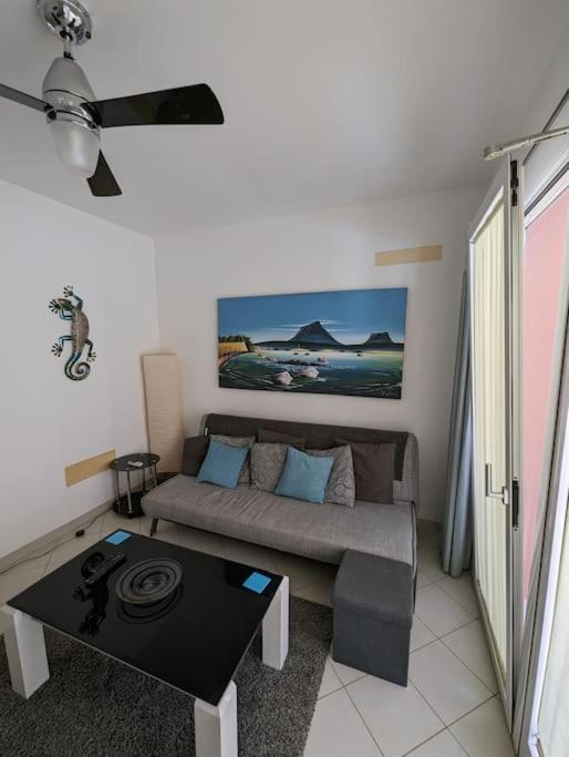 Large Townhouse close to Beach