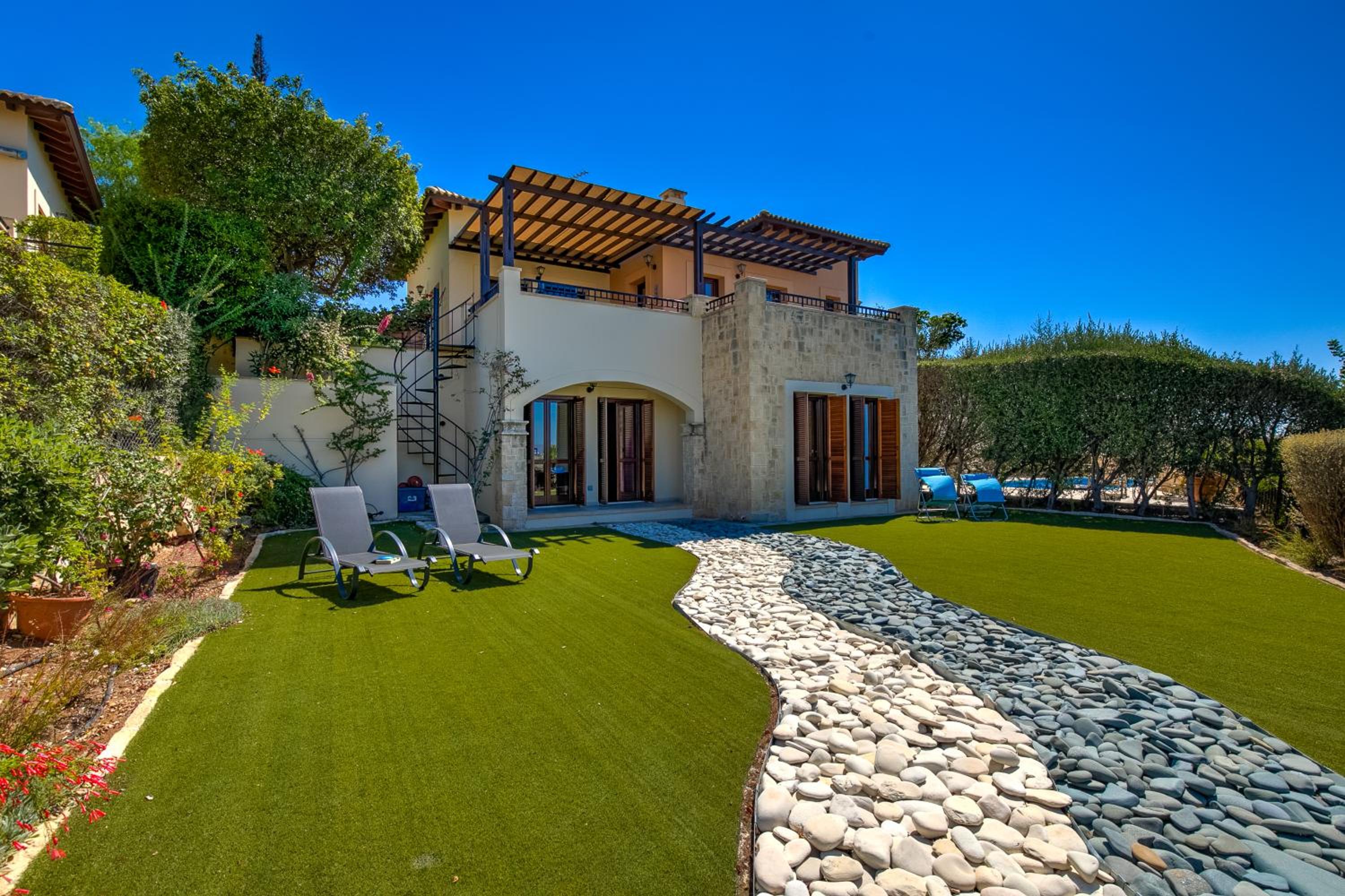 Hotel Fantastic Junior Villa CZ02 Salamis with Gorgeous Views, Aphrodite Hills - Image 1