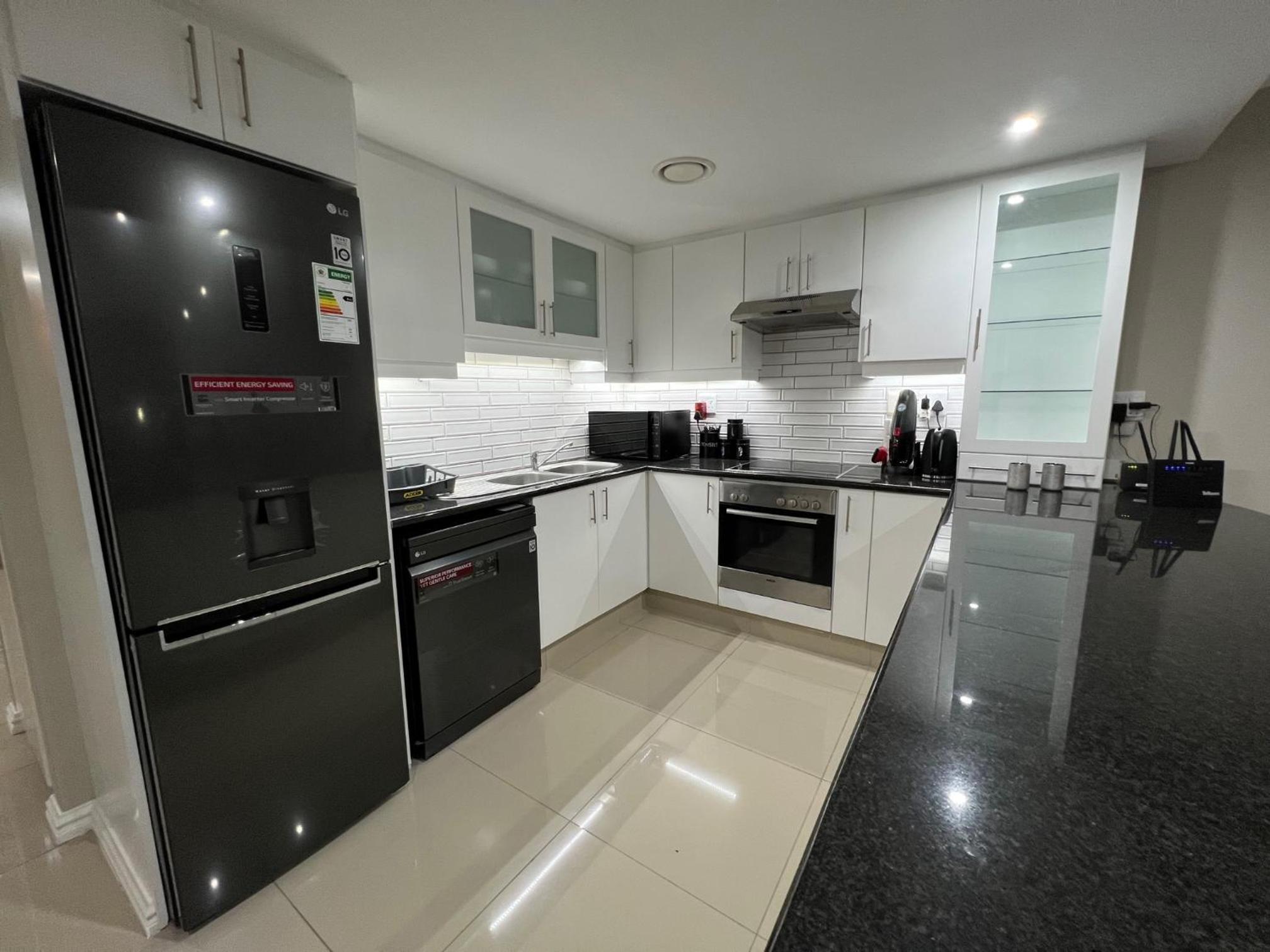12 Palm Boulevard 404 view 5