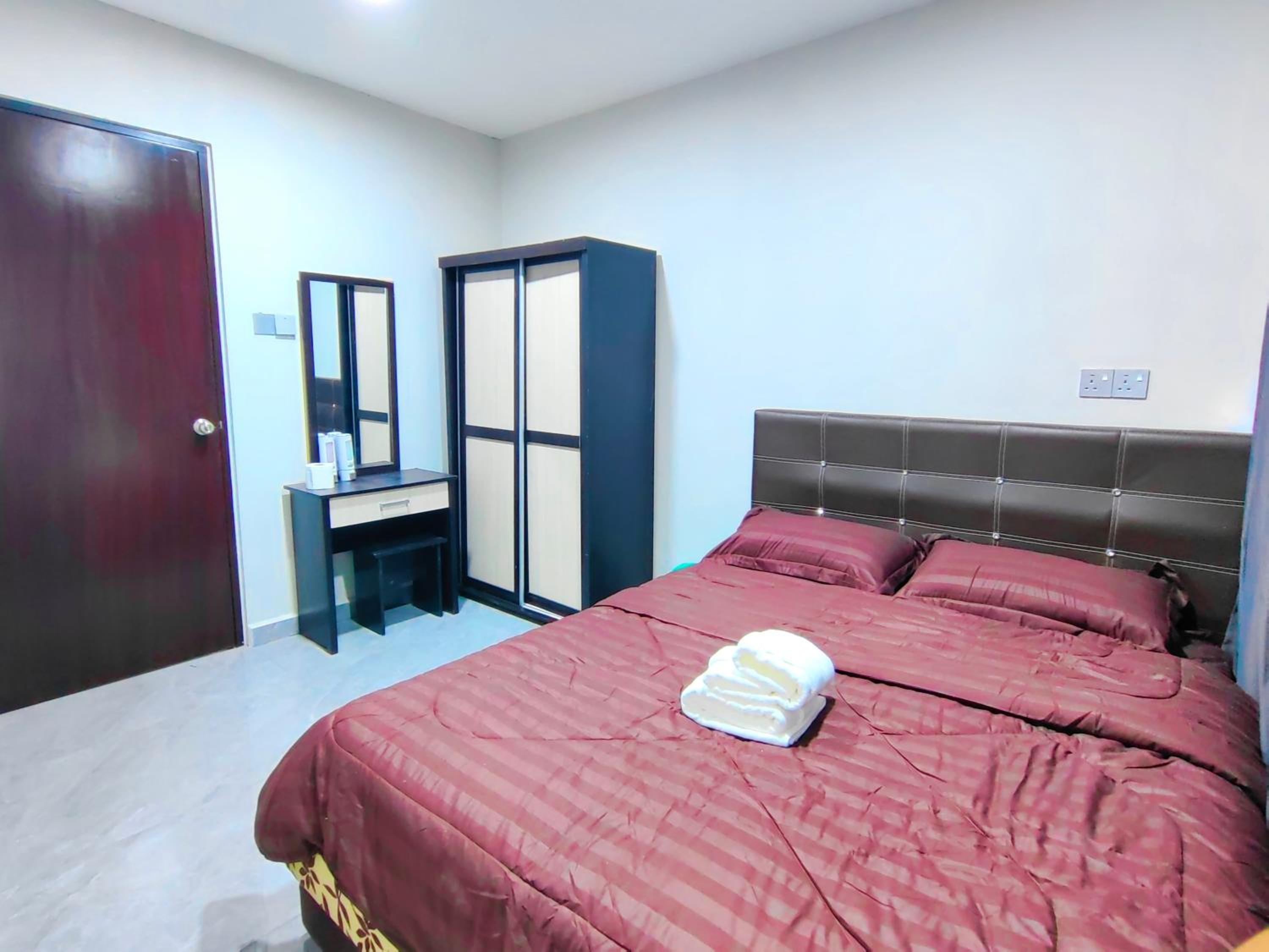 AaronL Homestay