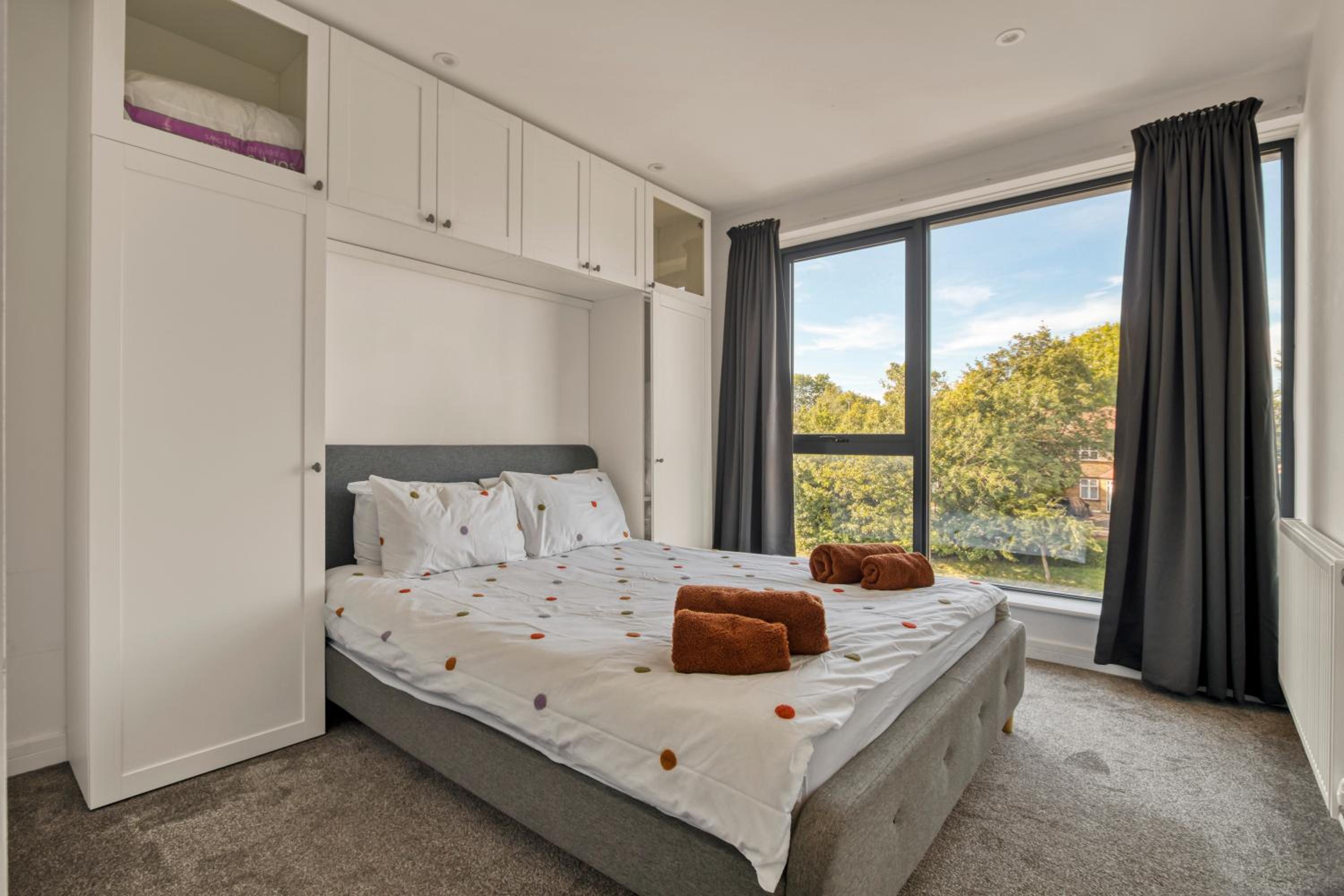 Modern Penthouse in Wembley