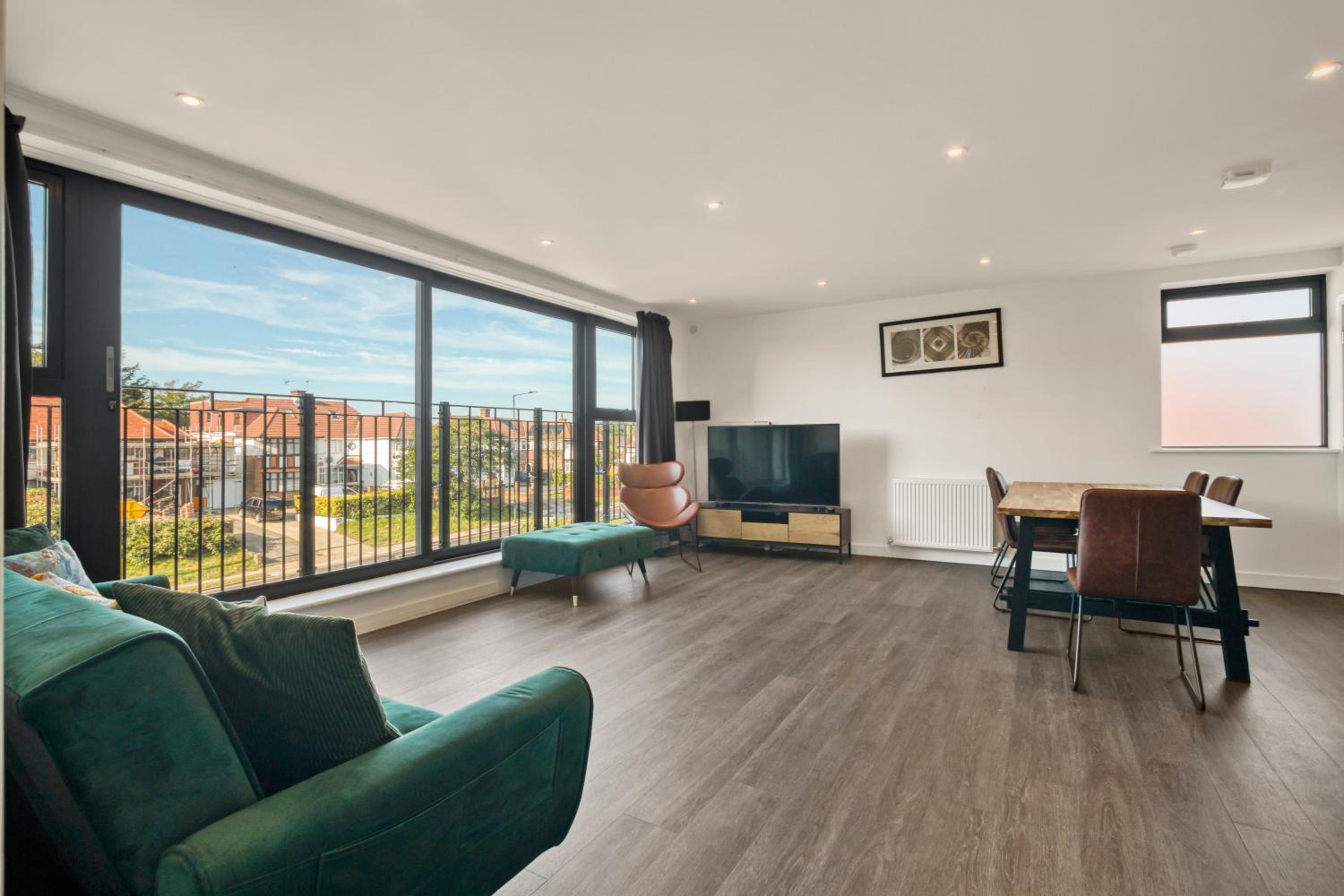 Modern Penthouse in Wembley