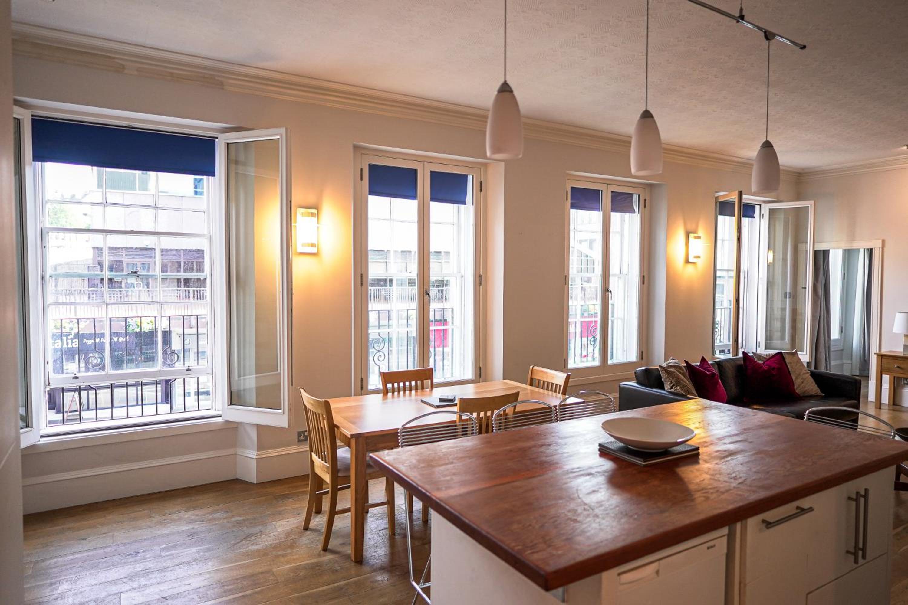 Central 1-Bed Apartment in Inverness Sleeps 4 view 4