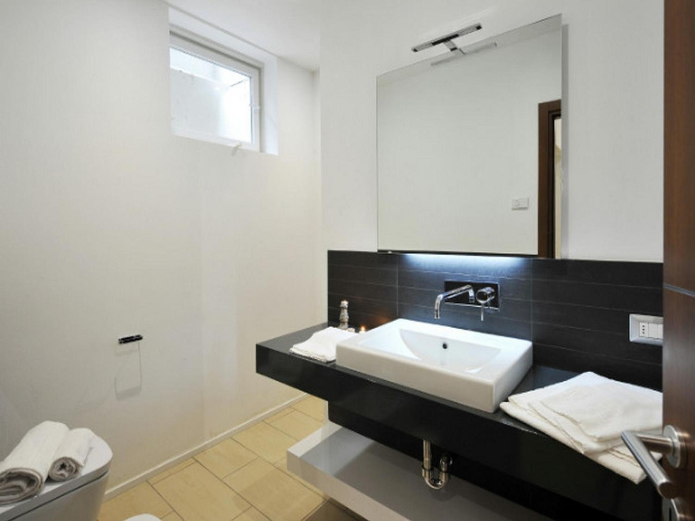 Villa Lumbini en Plesio — bathroom