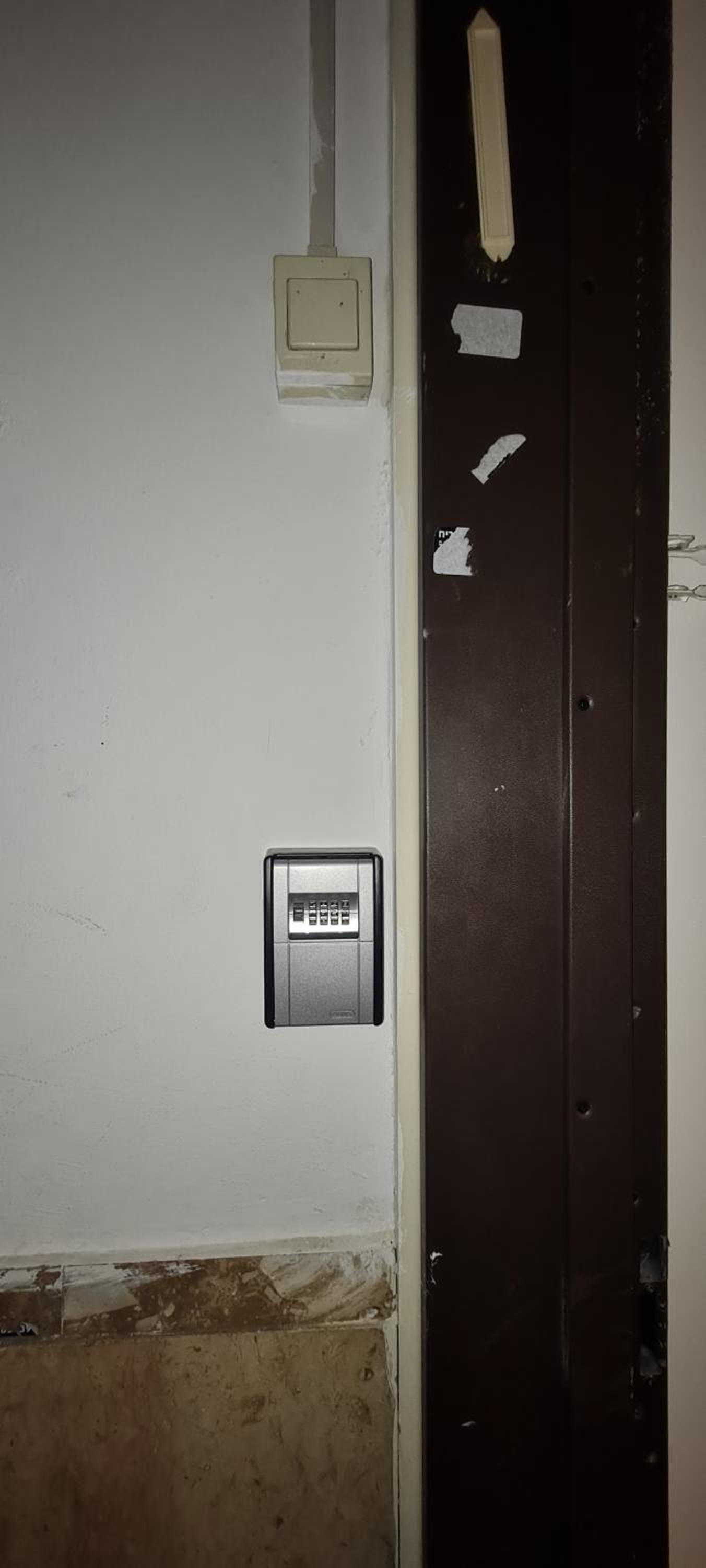 Home+Office in a 3 room flat & parking view 4