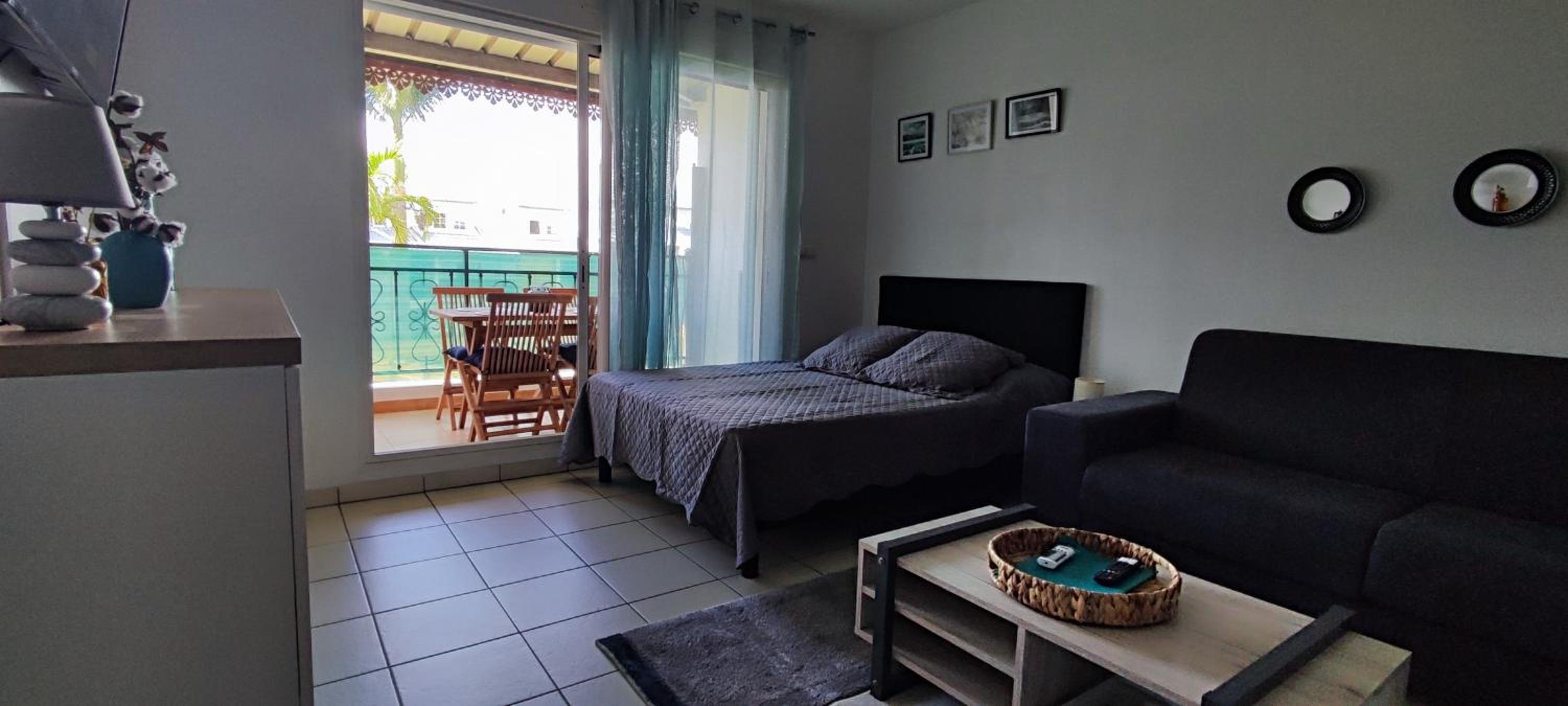 Studio Zen oasis proche aéroport Saint Denis view 4