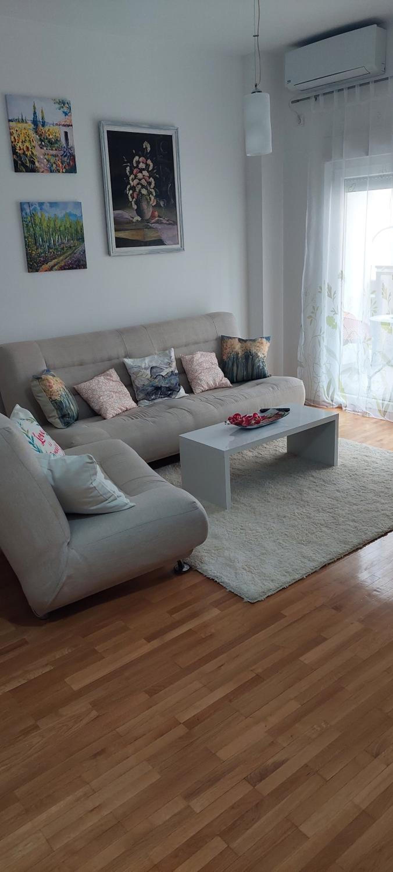 Alexandra apartment
