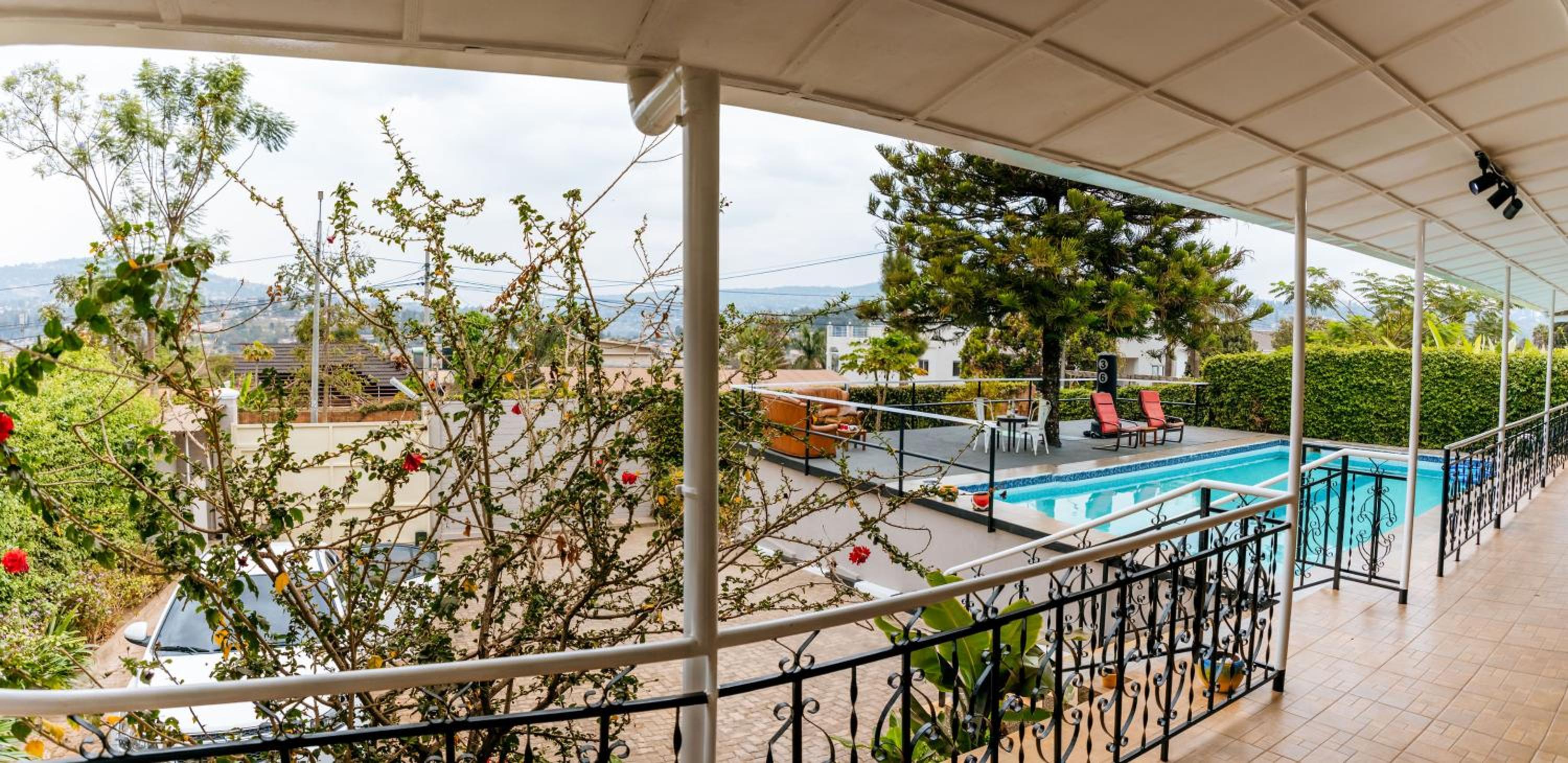 3-Bed Home Sleeps 6 with Free Parking