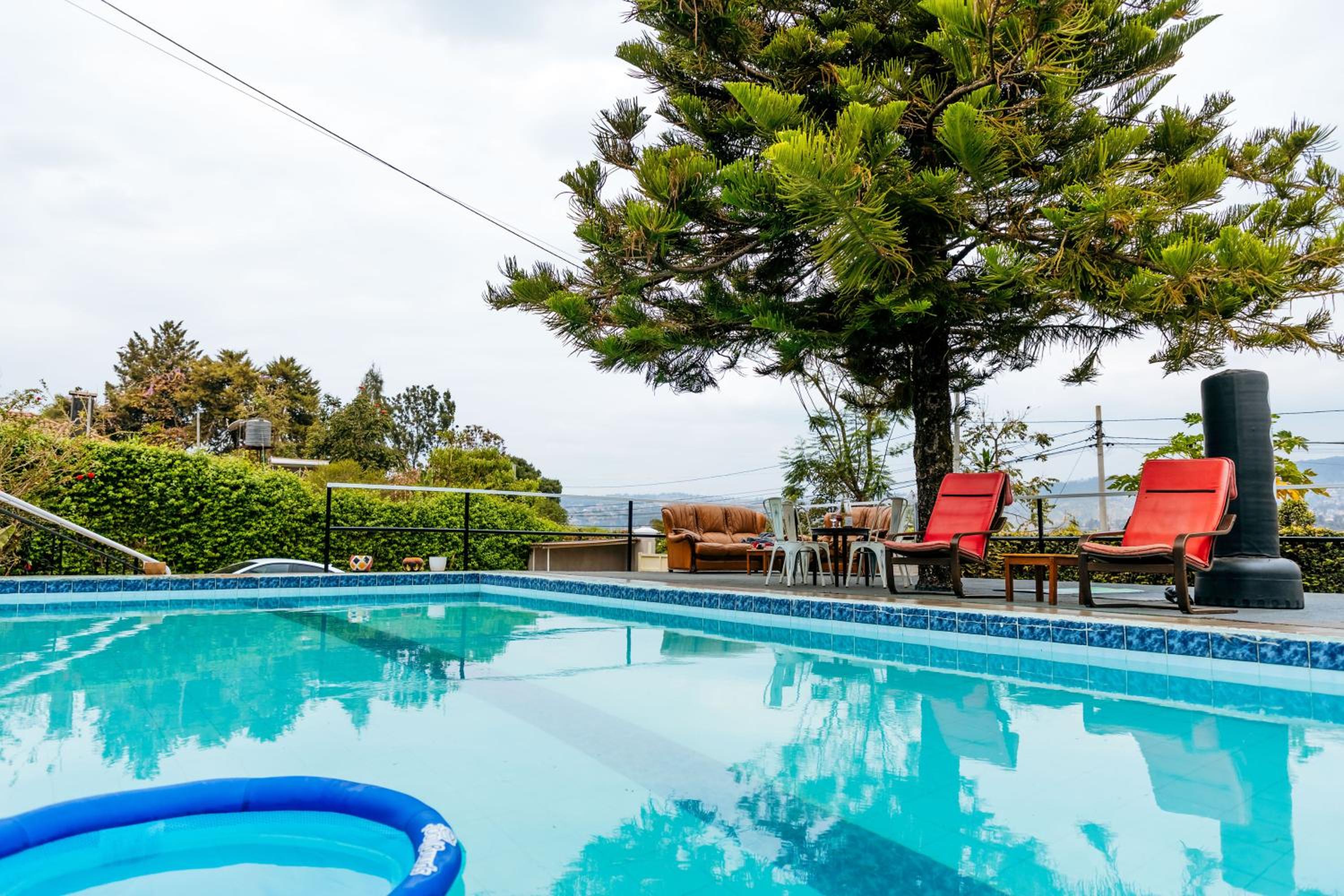 3-Bed Home Sleeps 6 with Free Parking