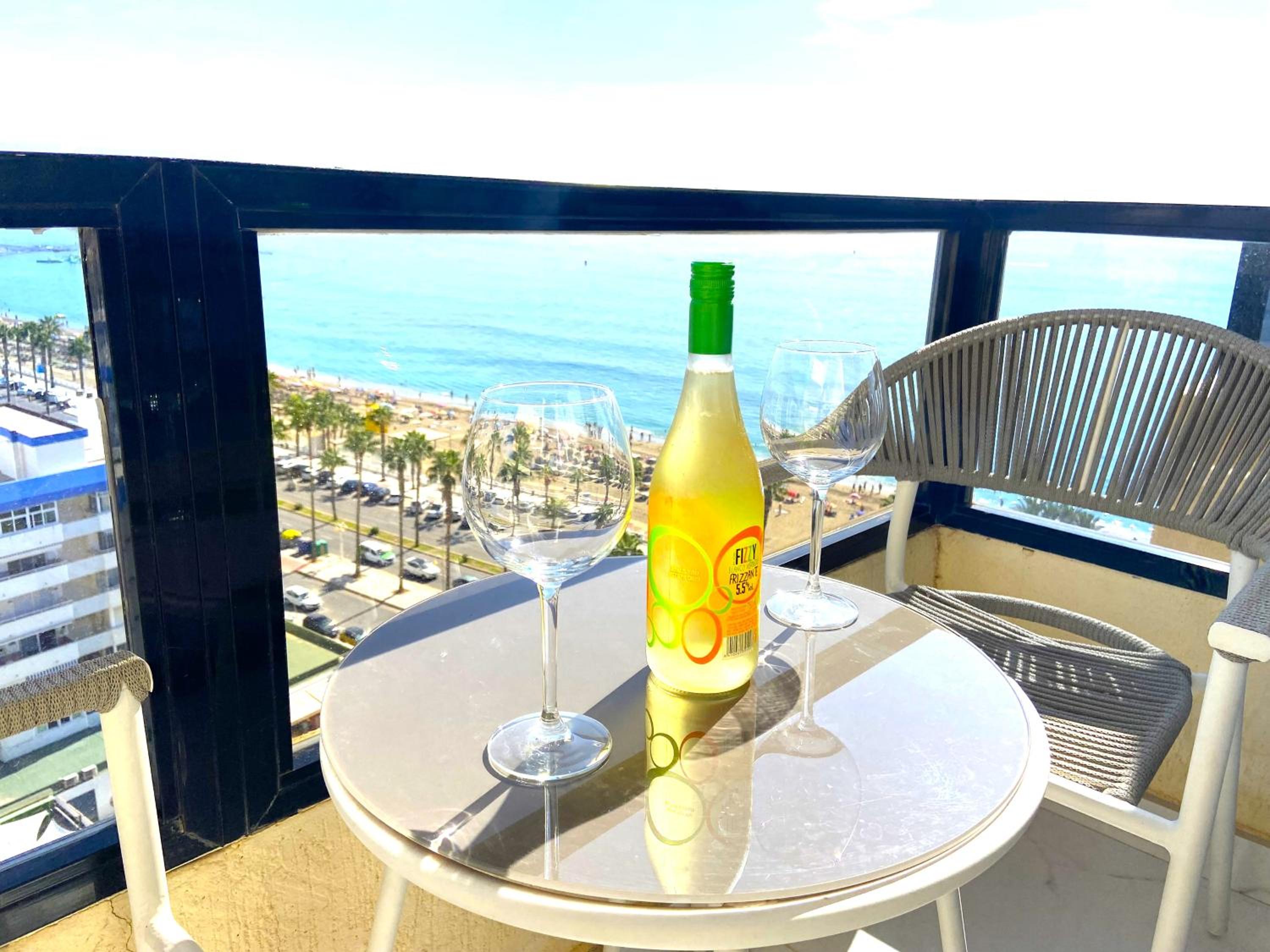 Aloha Playa Deluxe WiFi Swimming Pools & Parking view 5