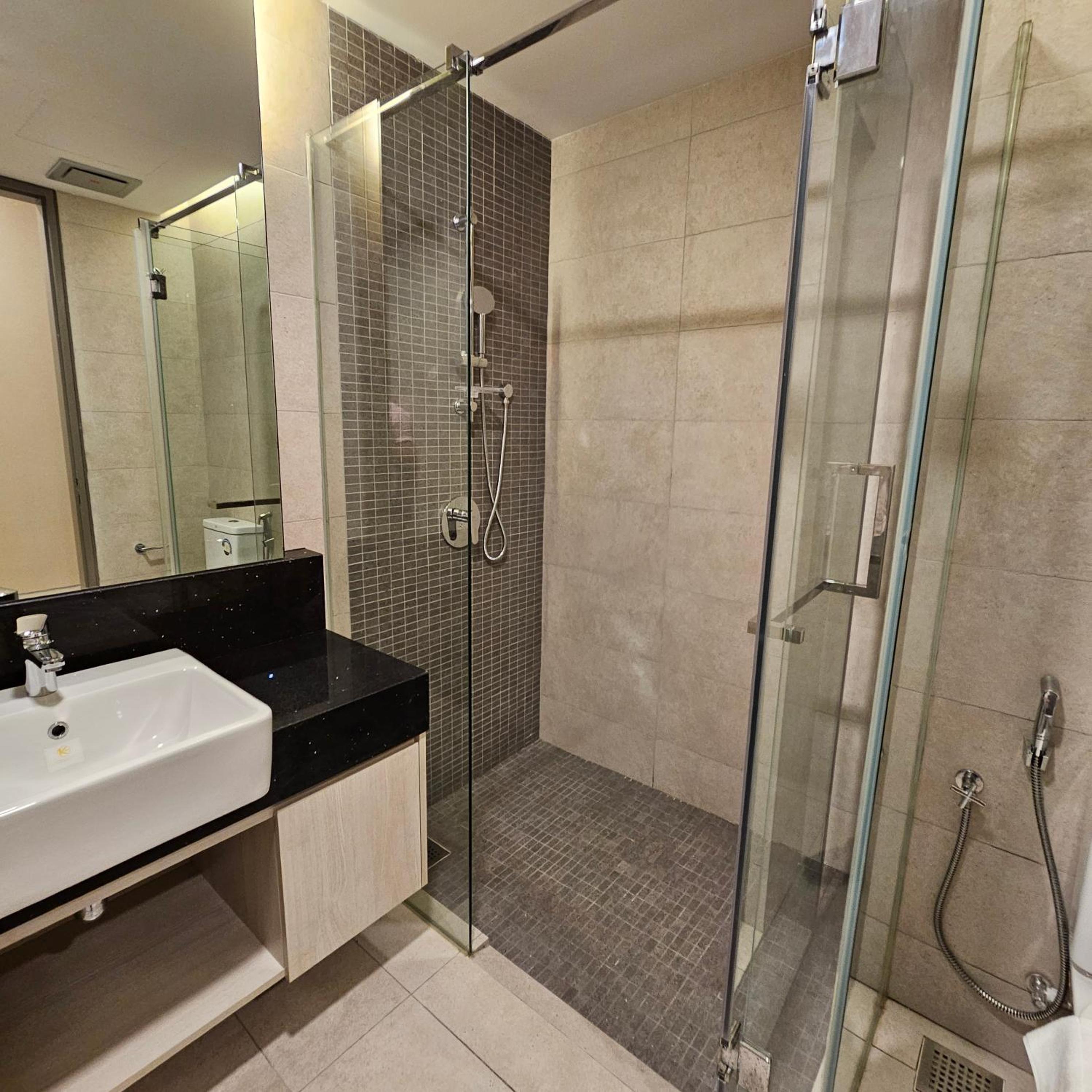Societe Suites By iHost Global