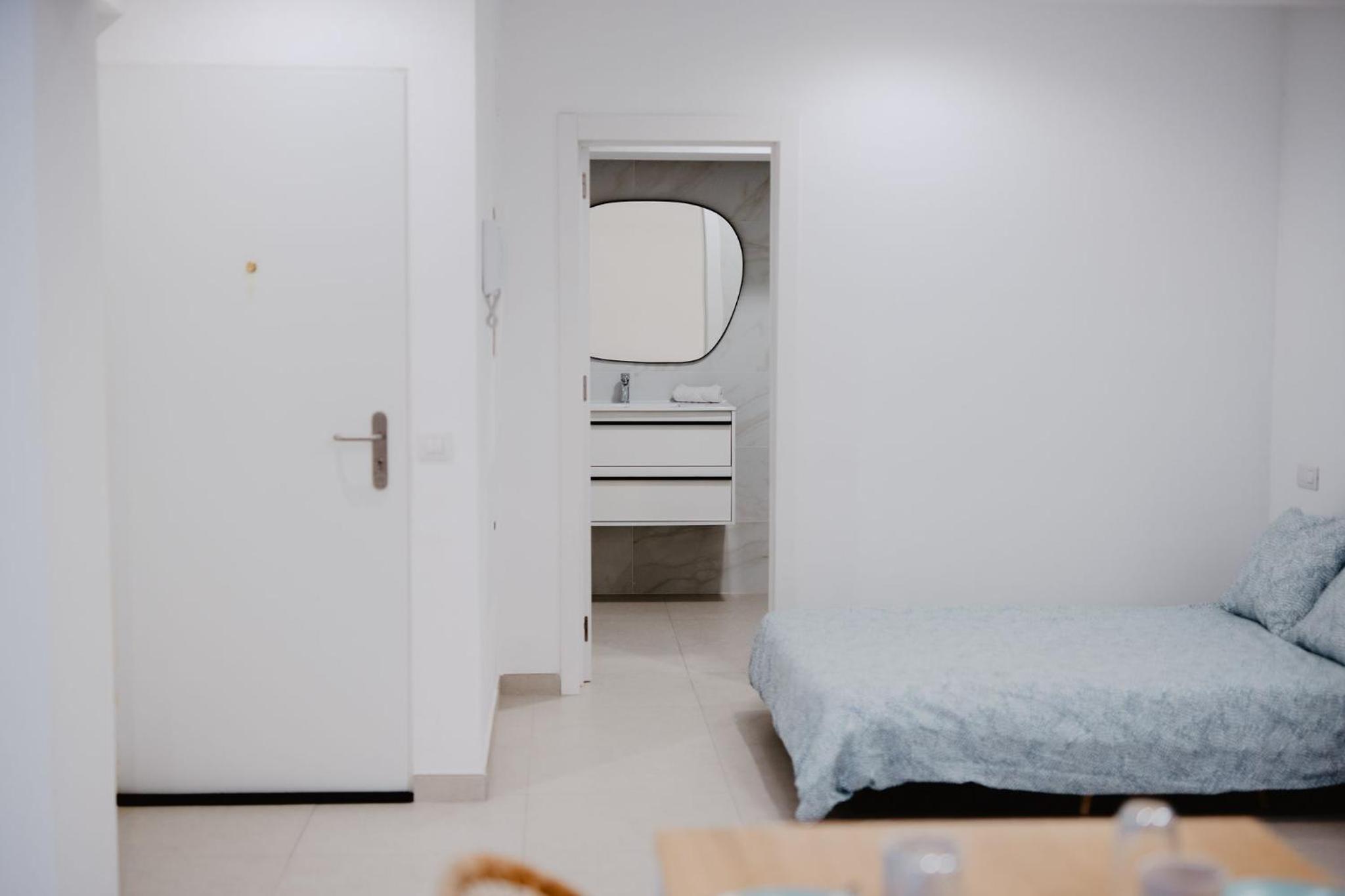 Las Canteras Beach Suites