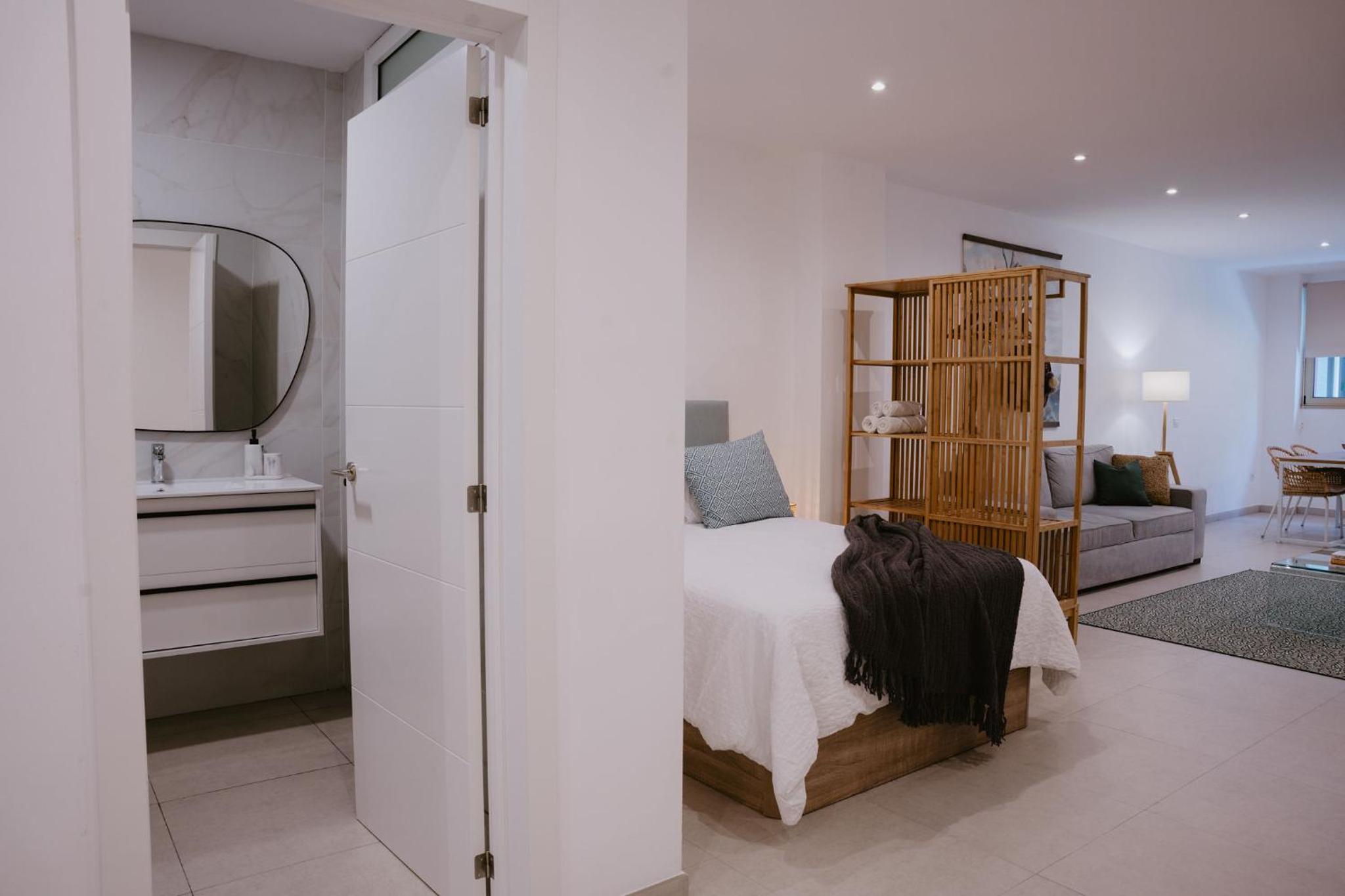 Las Canteras Beach Suites