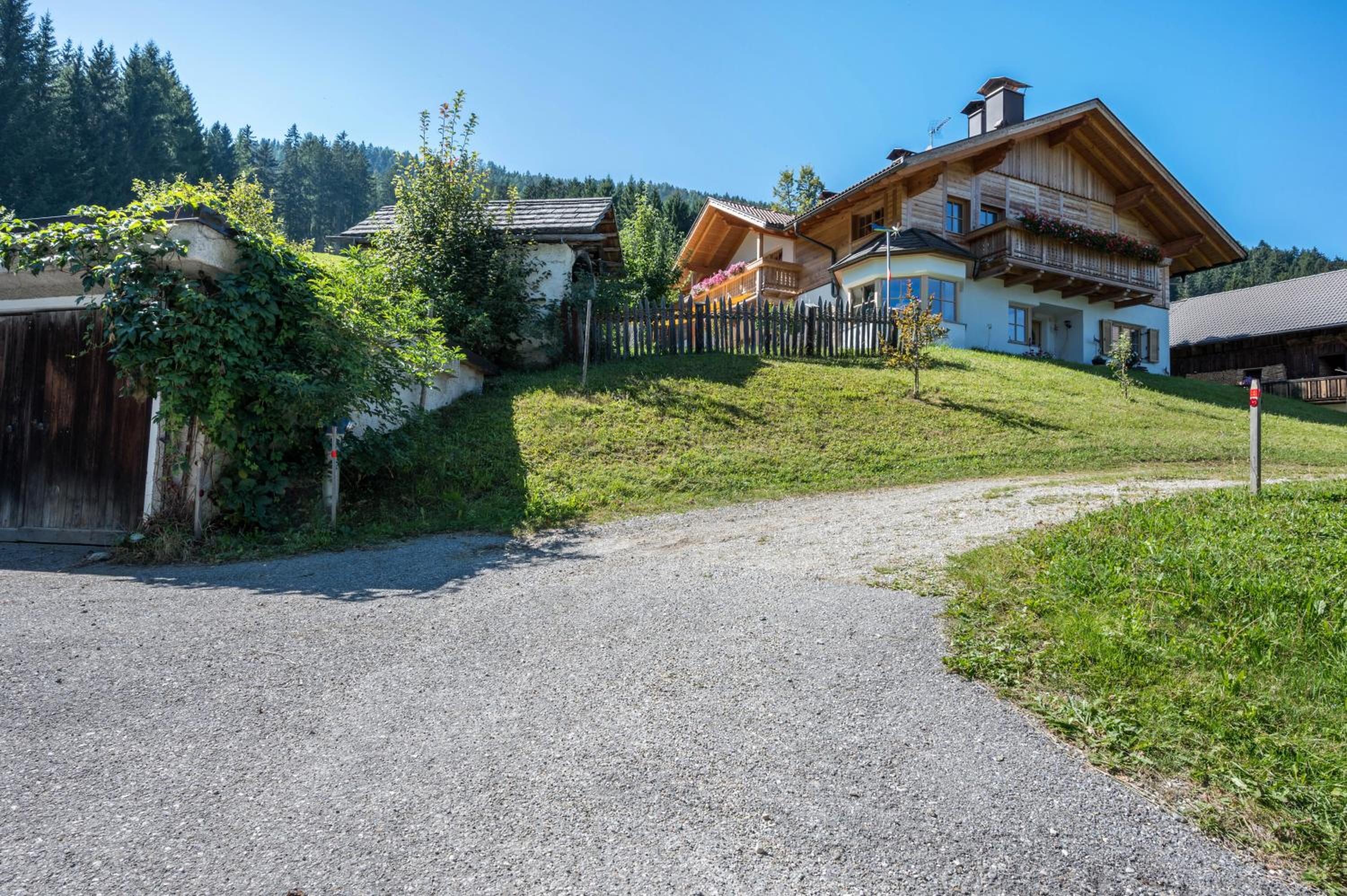 Urthalerhof Apt Landhaus view 3