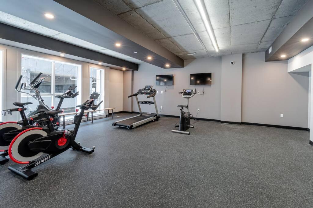 Panorama Penthouse- piscine, gym et vue sur Québec