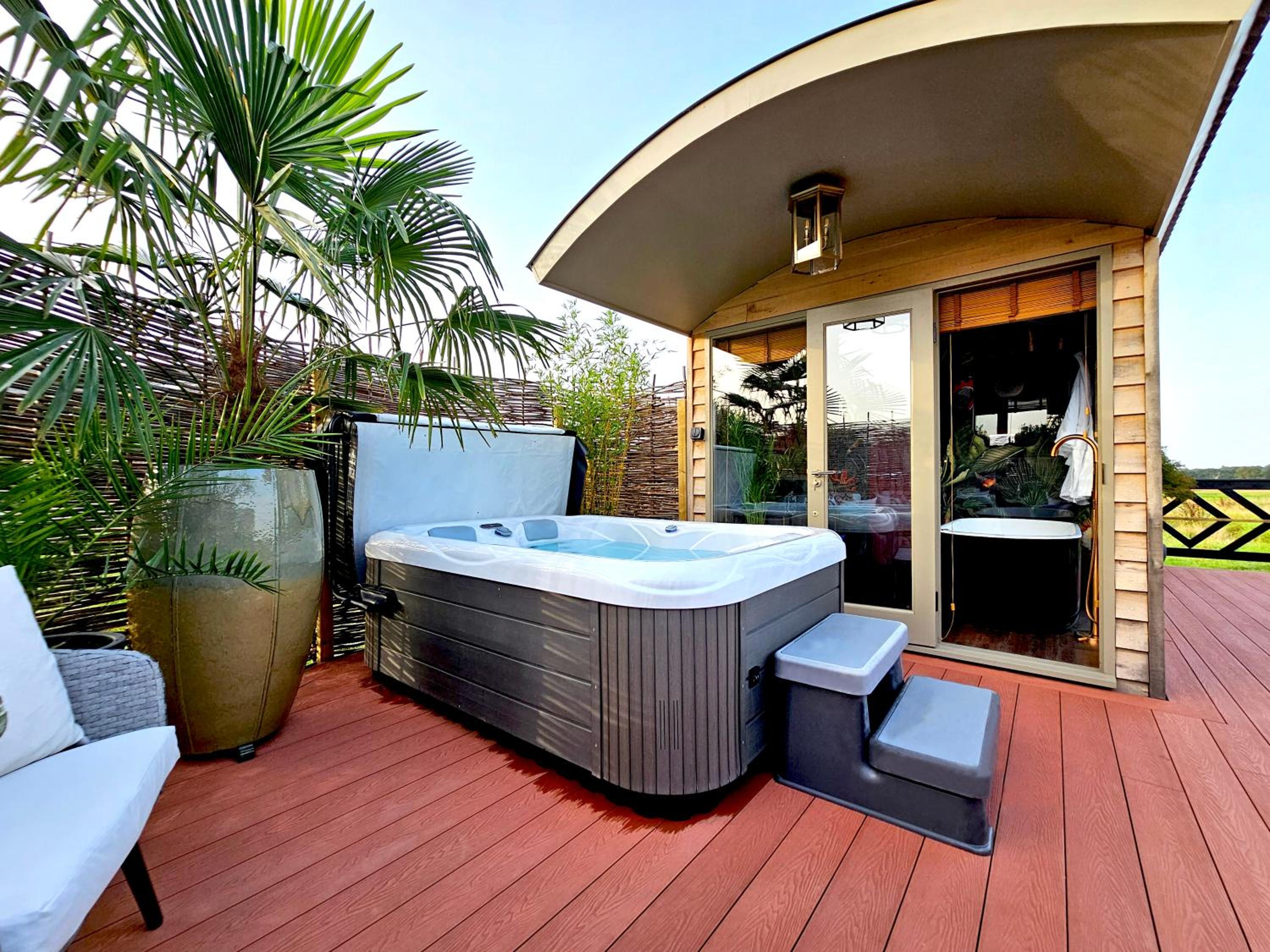 Lavish Country Retreat 30mins Taxi Ride From West London view 5