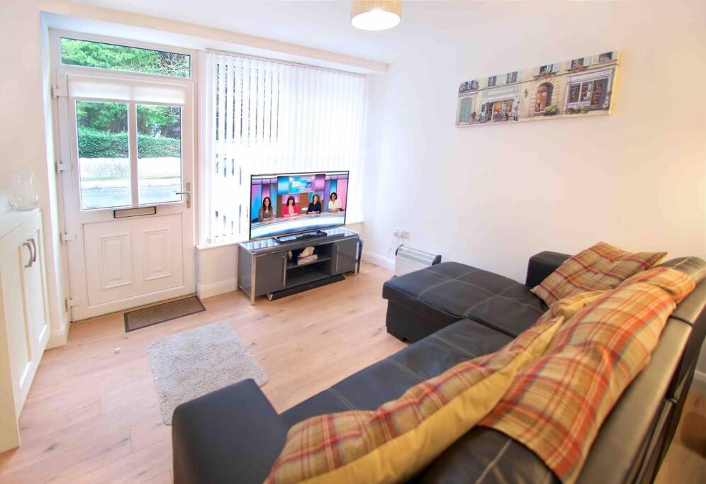 Hotel Newly refurbished flat, 1 min from Galgorm resort - Image 1