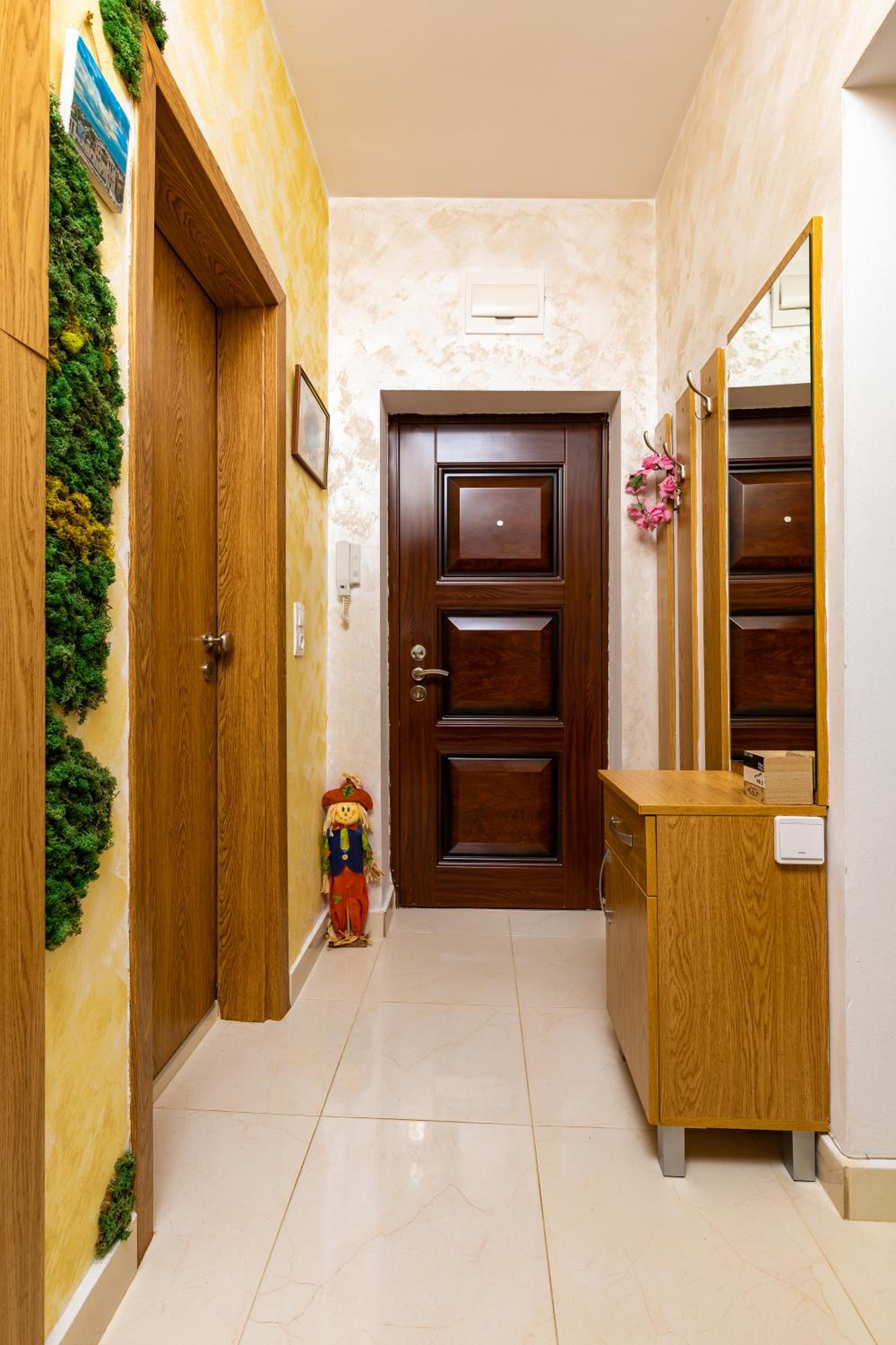 The Plovdiv Pad: Your 1-BD Hideaway in the Center