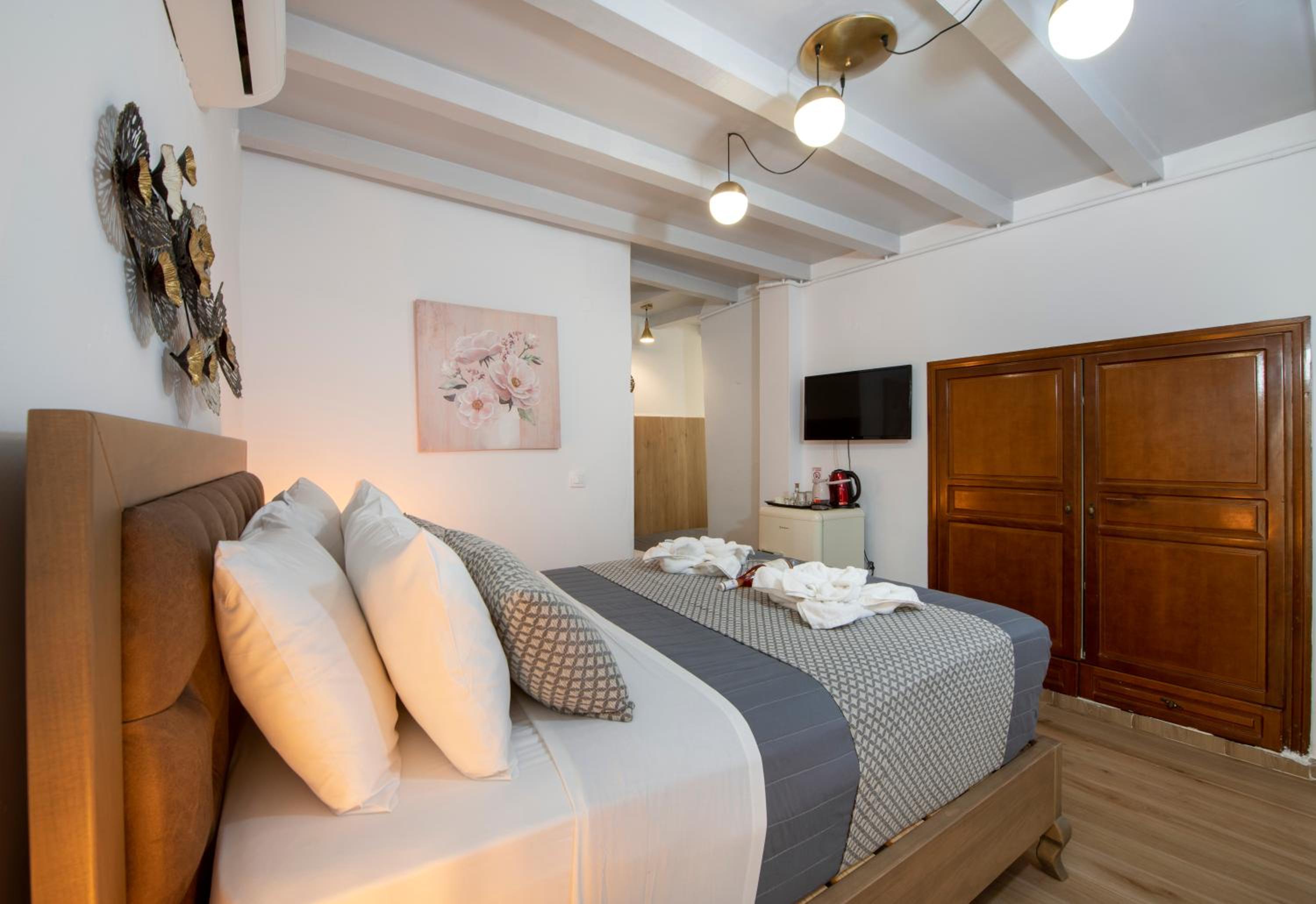 Bozzali Deluxe Hotel