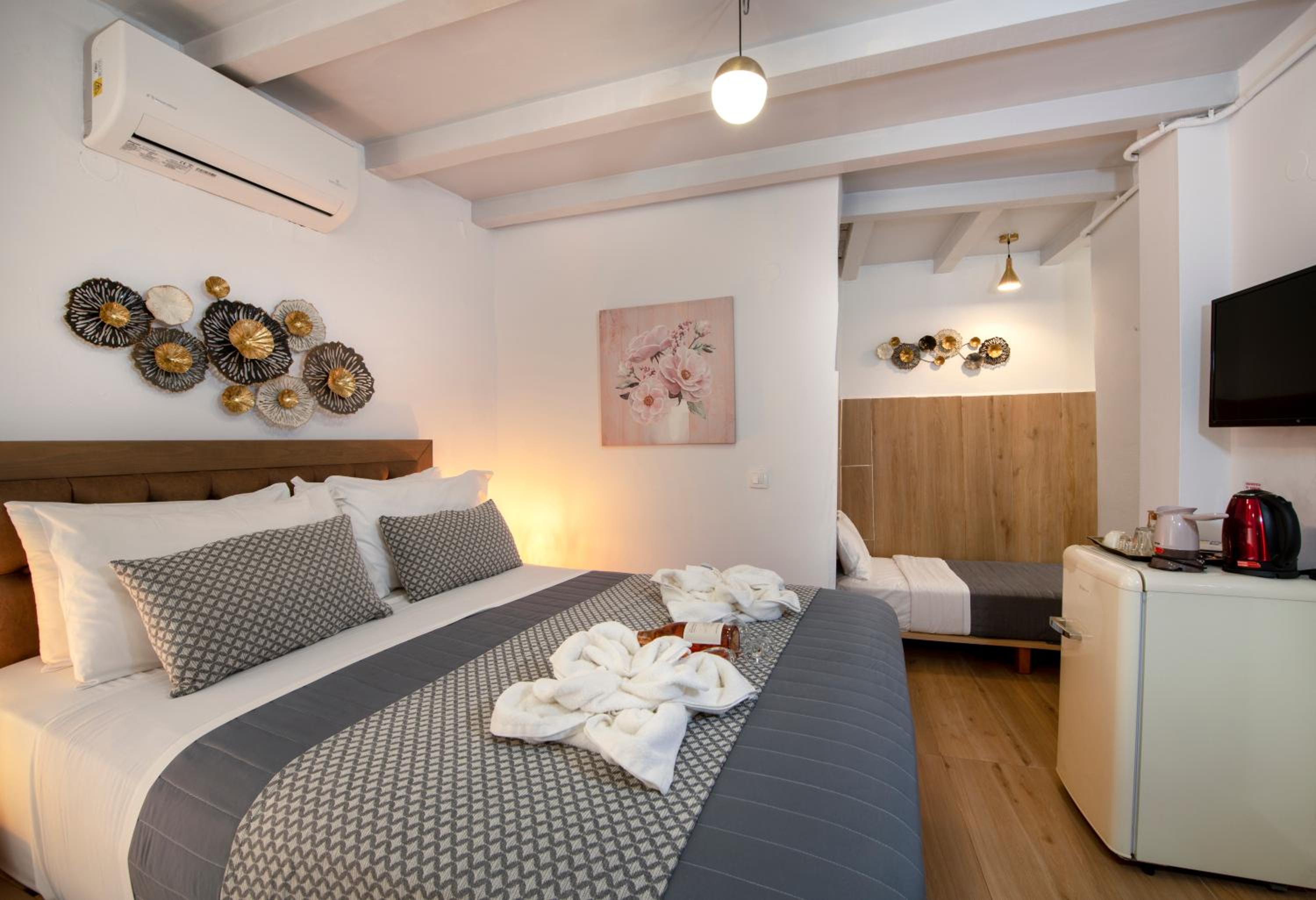 Bozzali Deluxe Hotel