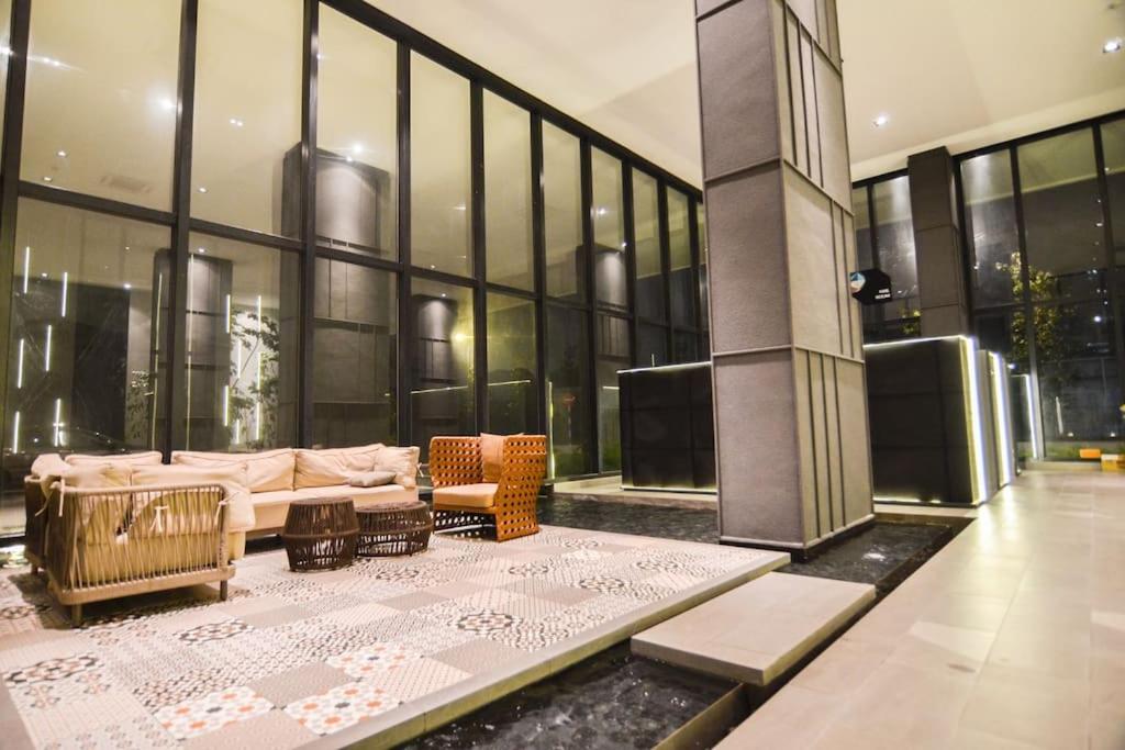 The Play Suite@Pano. MRT. Free Parking. Self C/In