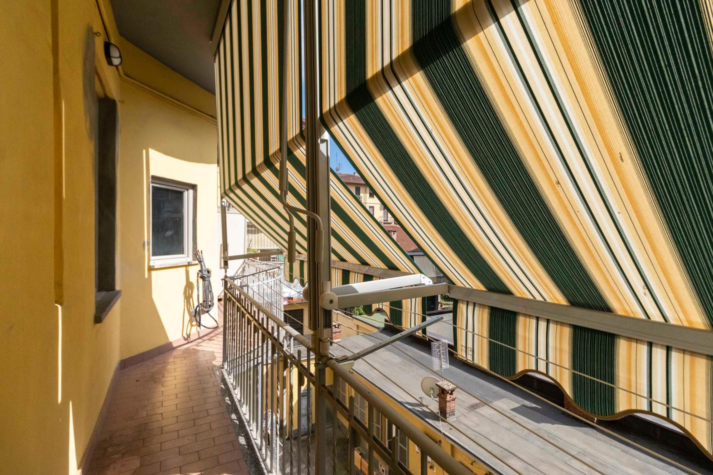 GuestHost - Apt x4 1km from Don Bosco Bus Station! view 3
