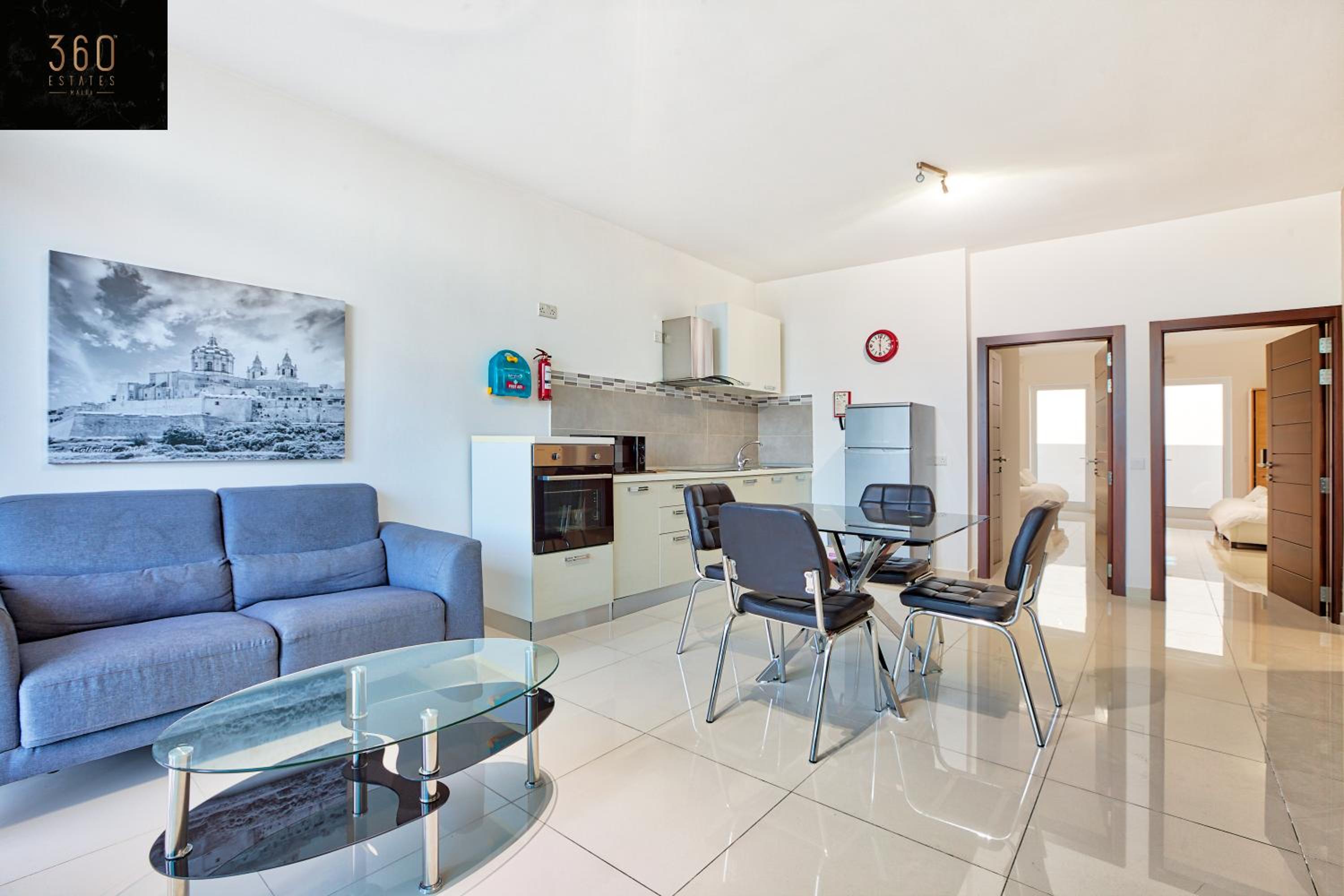 Beautiful, 2BR Penthouse with large balcony + BBQ by 360 Estates view 5