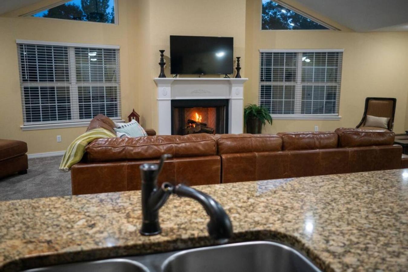 Russellville Vacations - Timothys Timber Haven - Property Image 26