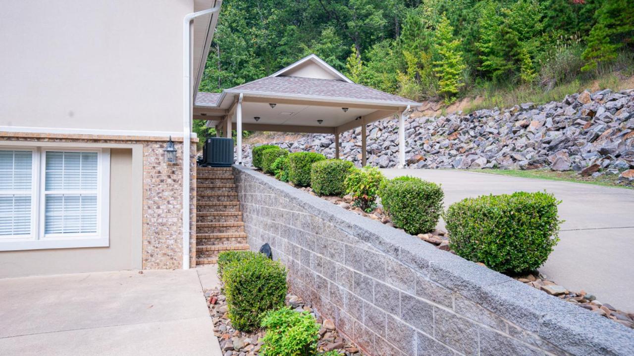 Russellville Vacations - Timothys Timber Haven - Property Image 17